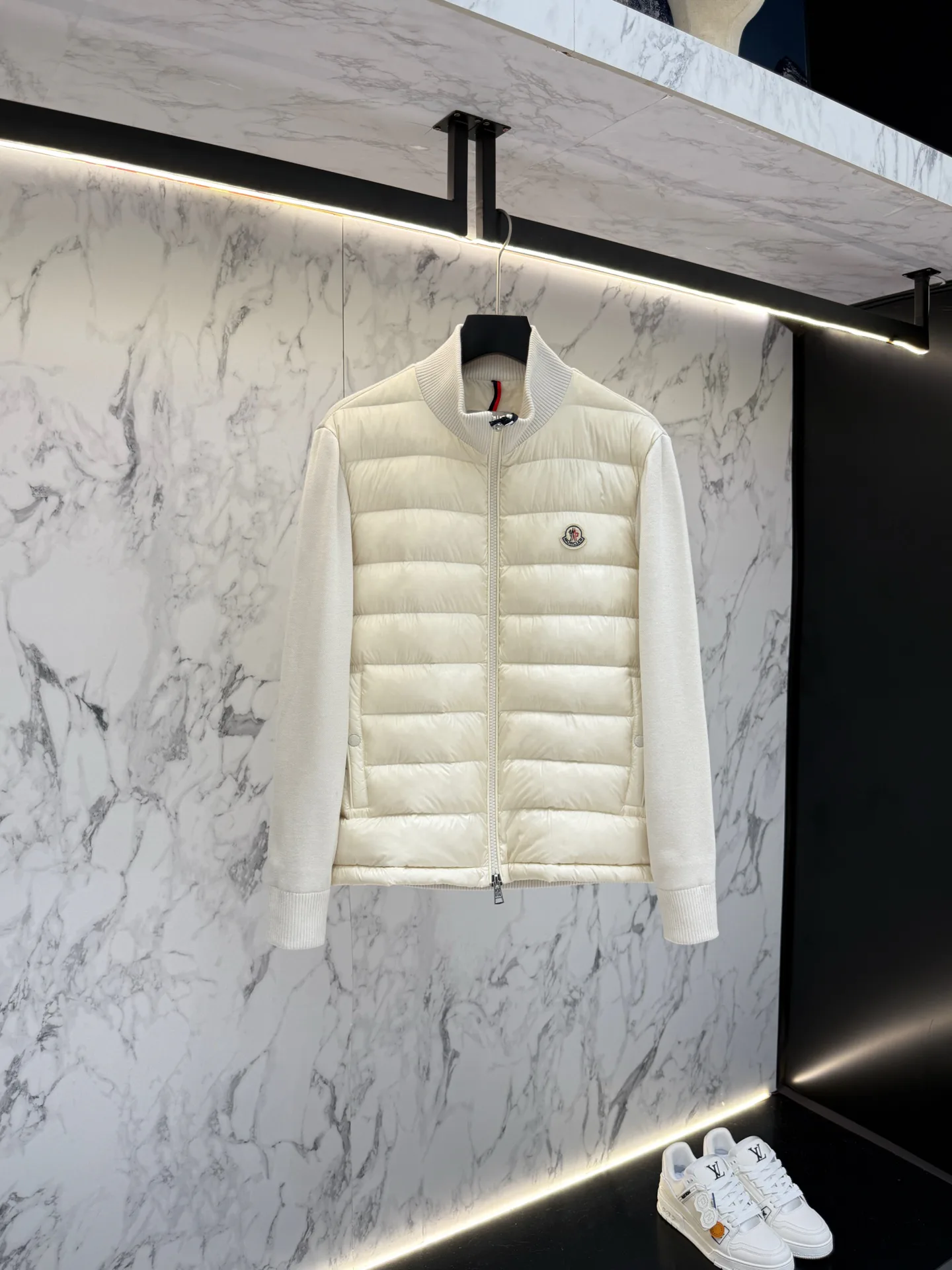 Men's Jackets And Down Jackets MONCLER 18480843