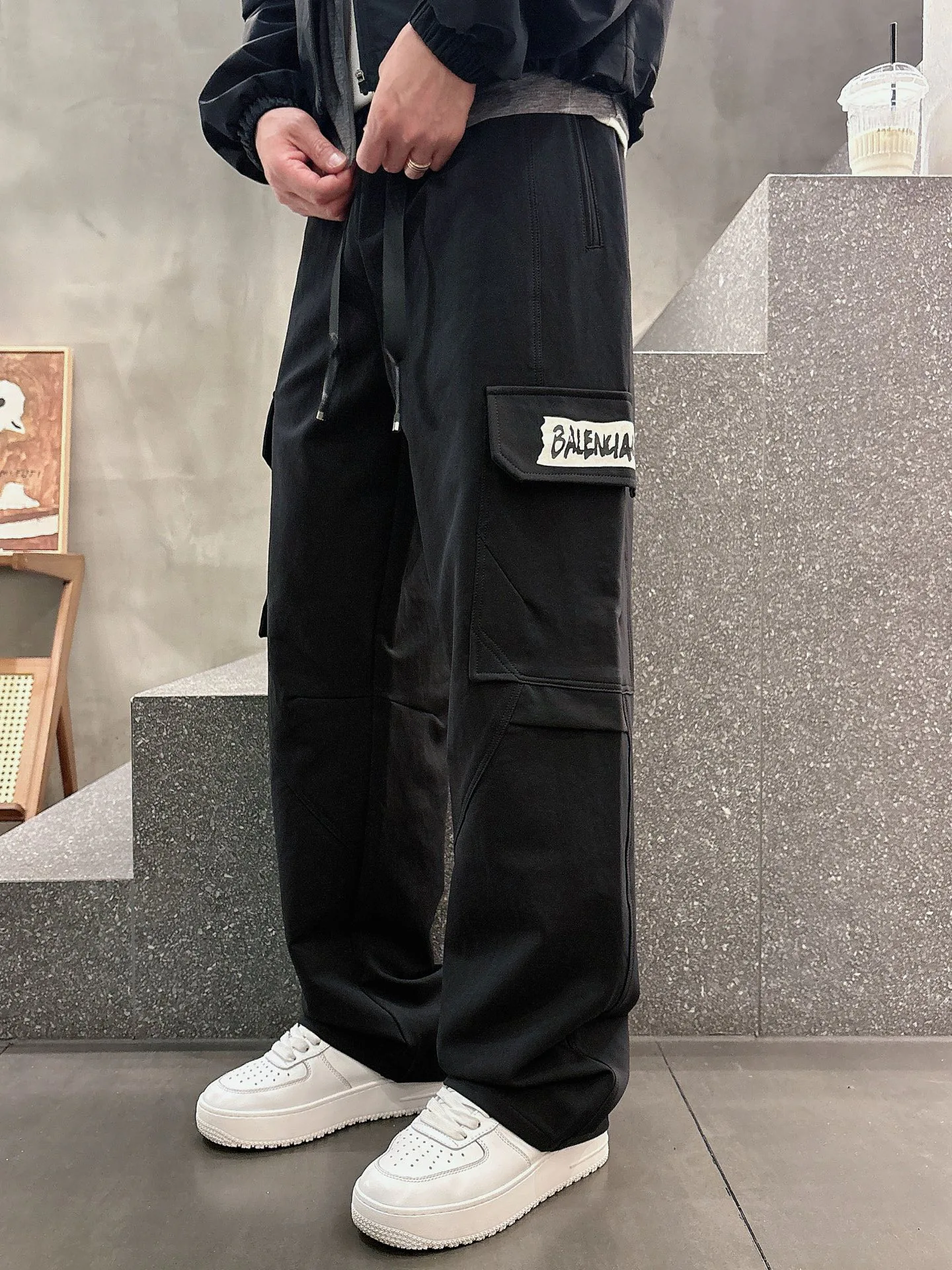 Men's Trousers BALENCIAGA 18340445