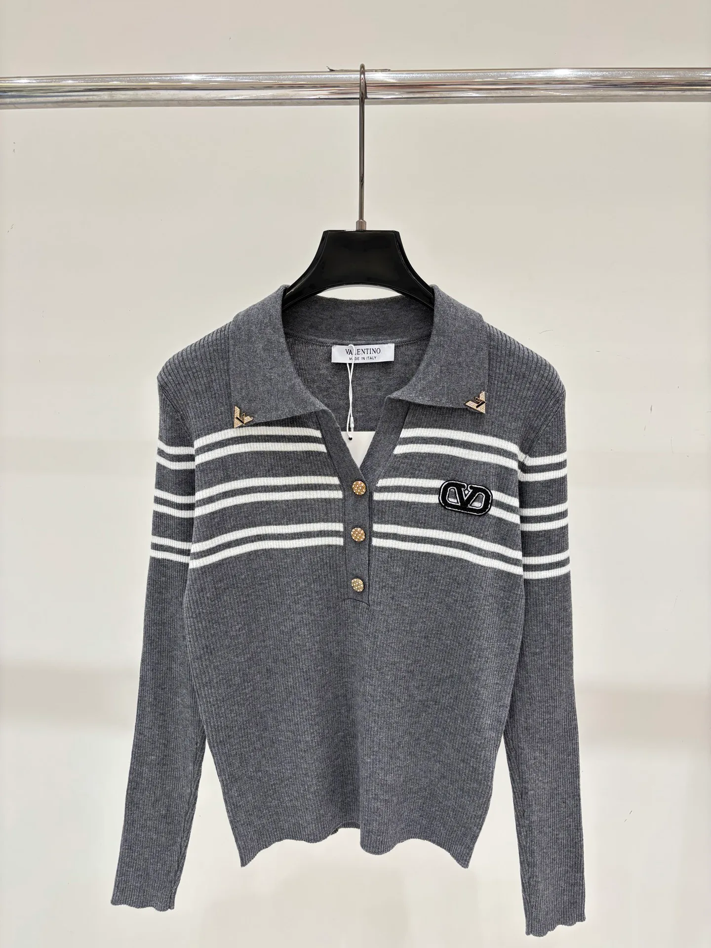 Women's Jumpers And Sweaters VALENTINO 18032617