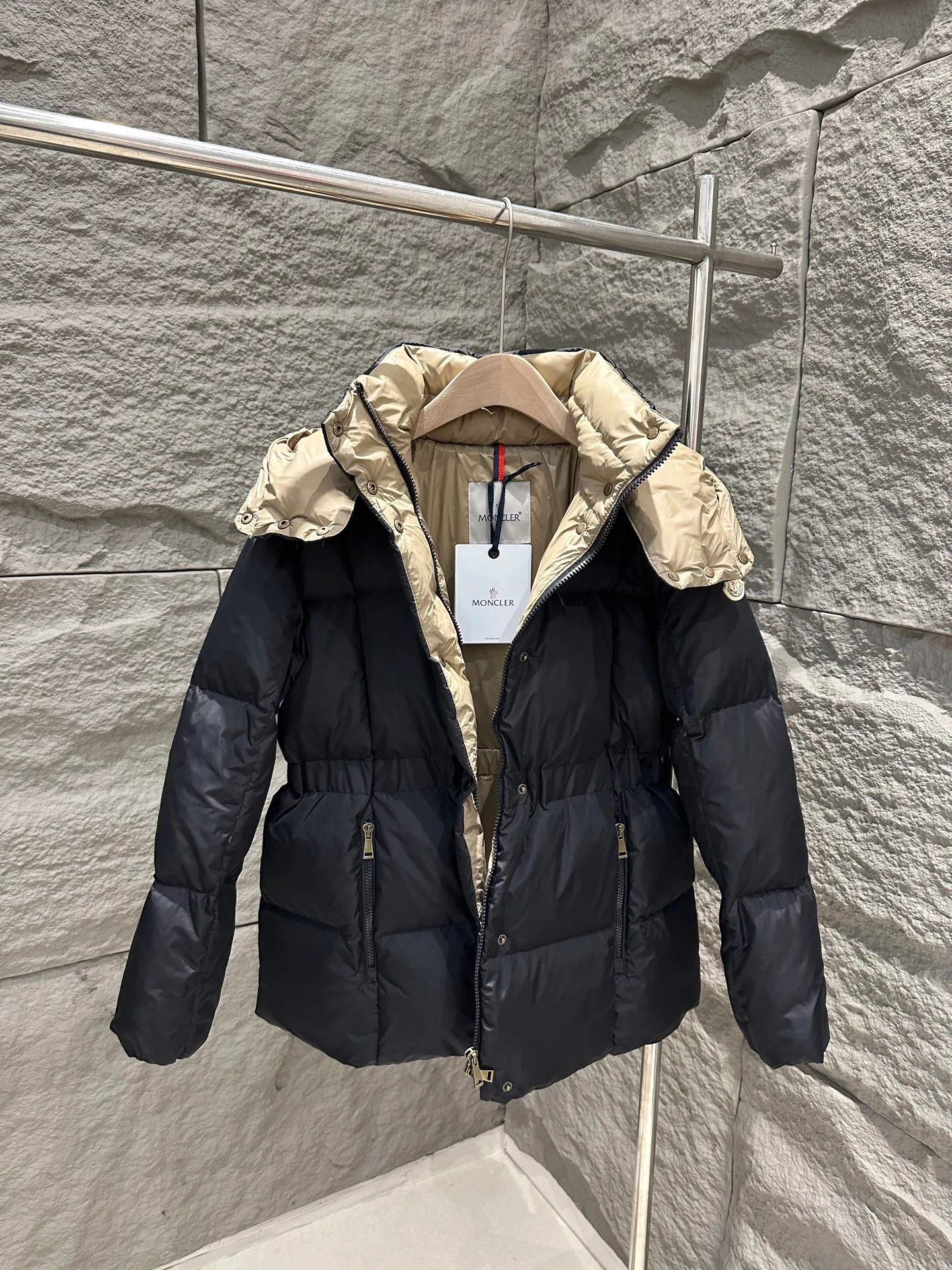 Куртки И Пуховики Женские Moncler 18609633