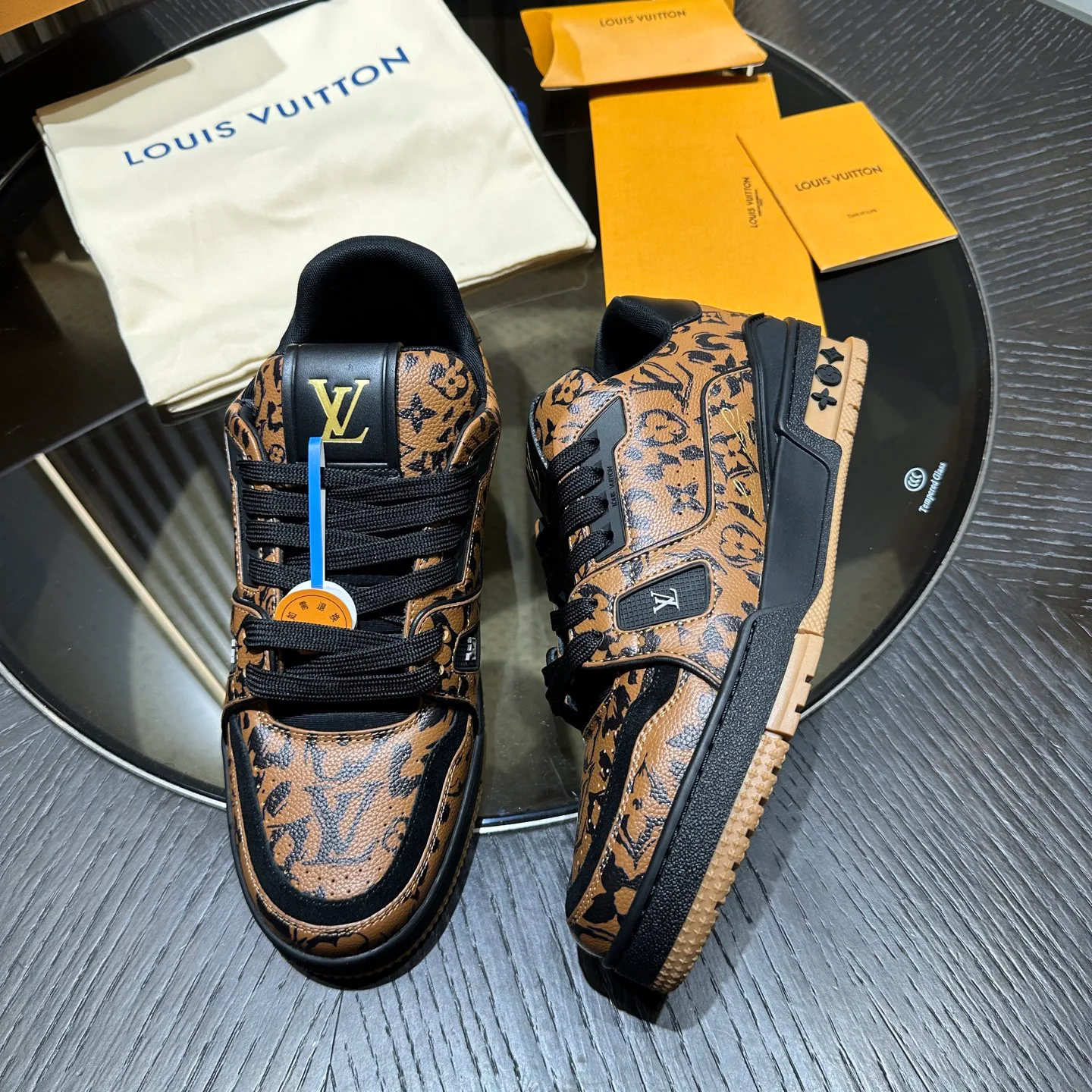 Women's Sneakers LOUIS VUITTON 18192442