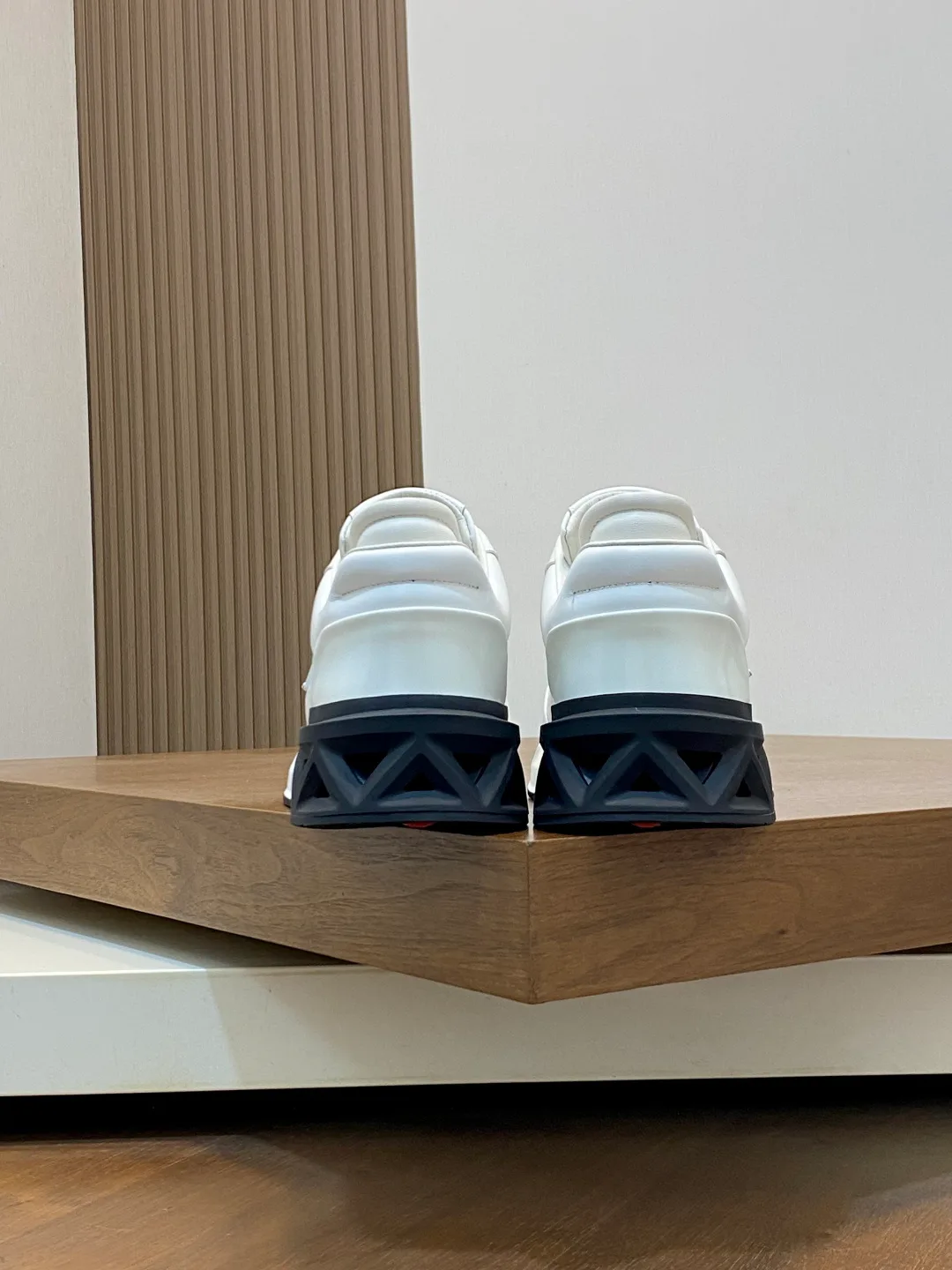 Men's Sneakers PRADA 18116638