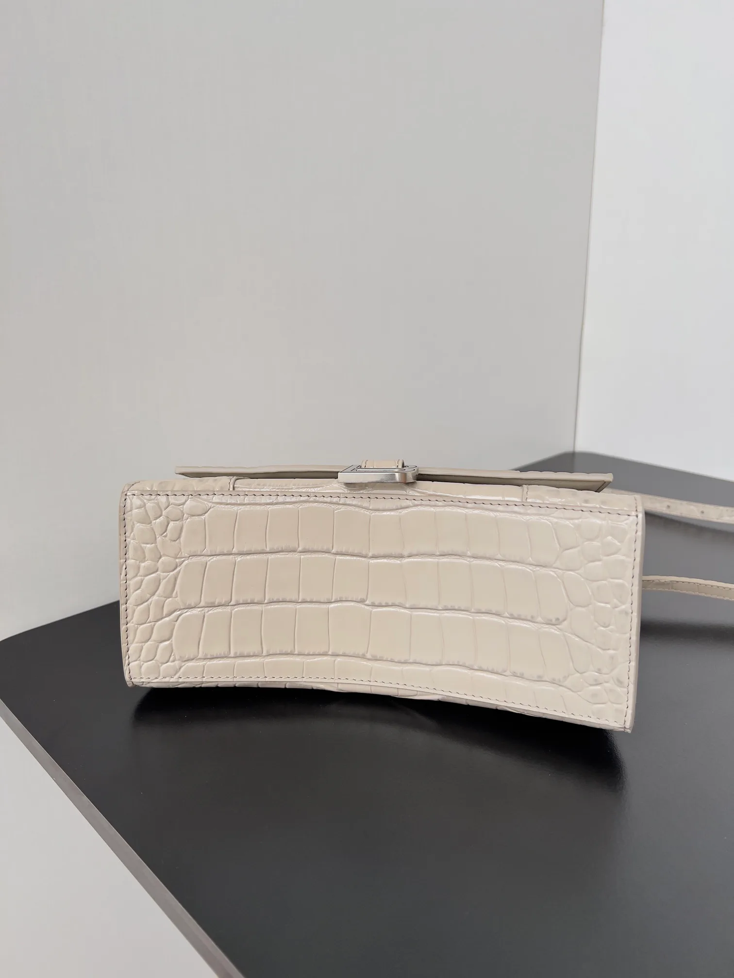 Классические Сумки Женские Balenciaga 18619535