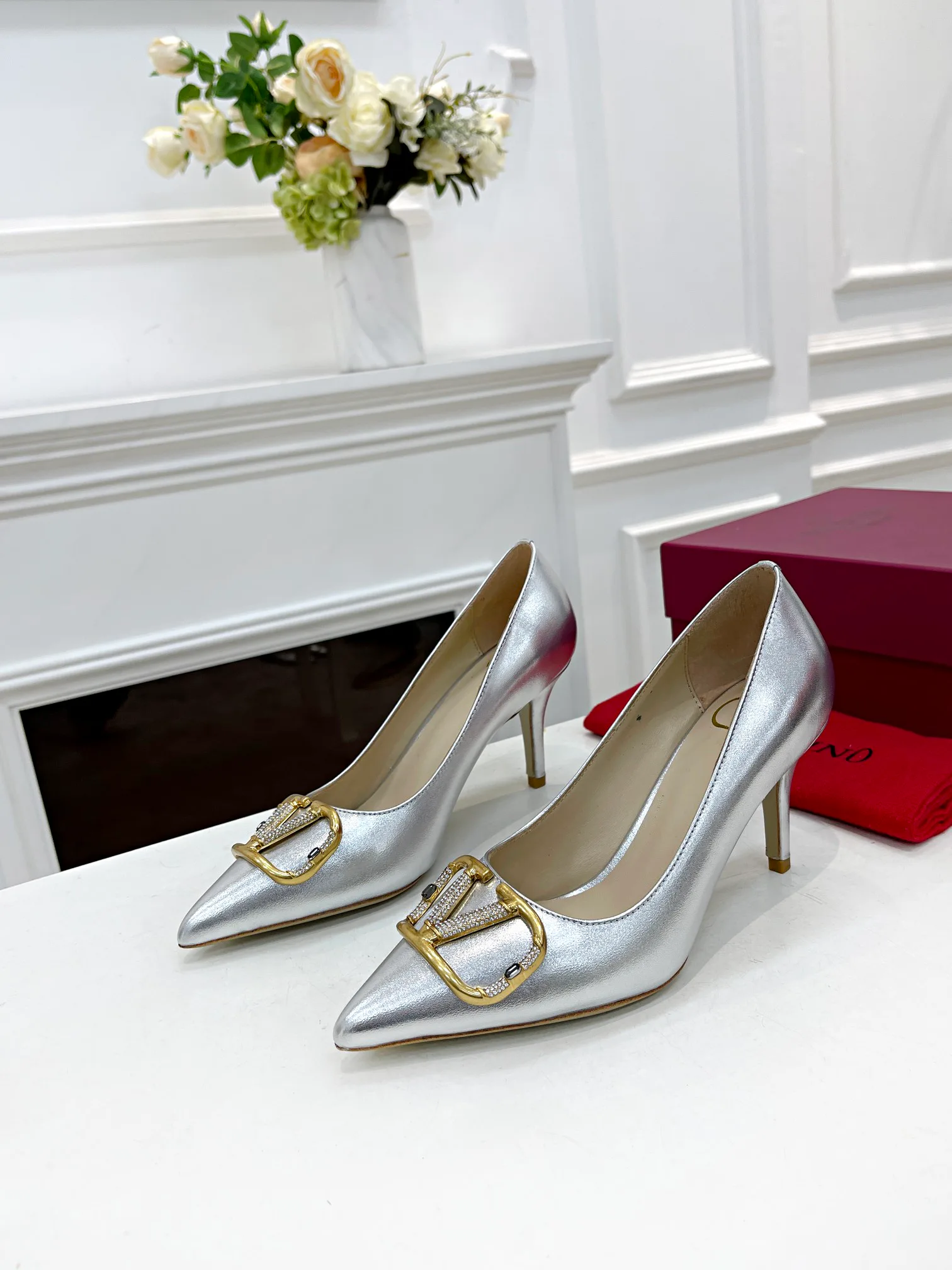 Women's Heels VALENTINO 17956846