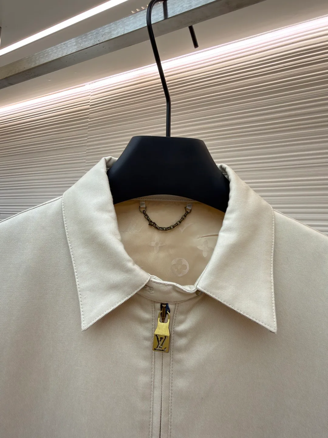 Men's Jackets And Down Jackets LOUIS VUITTON 18309048