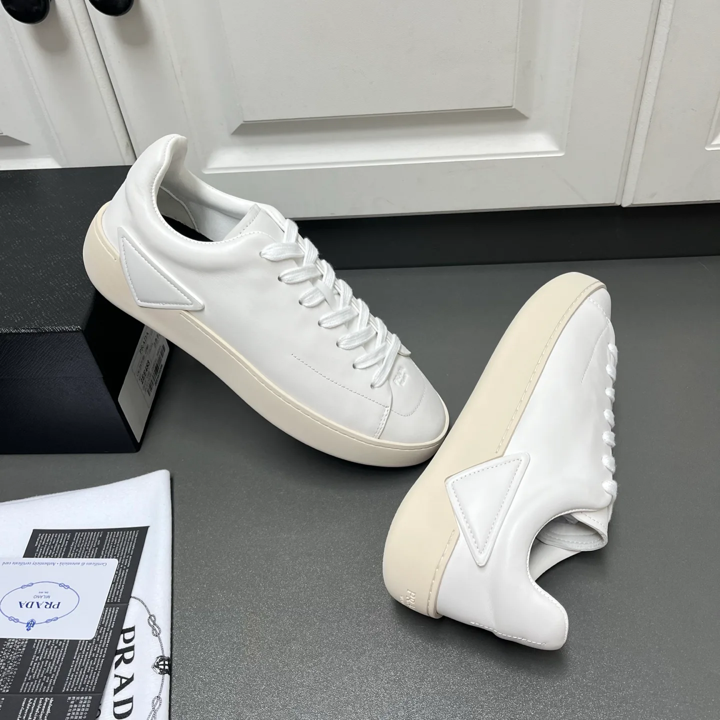 Men's Sneakers PRADA 16940103