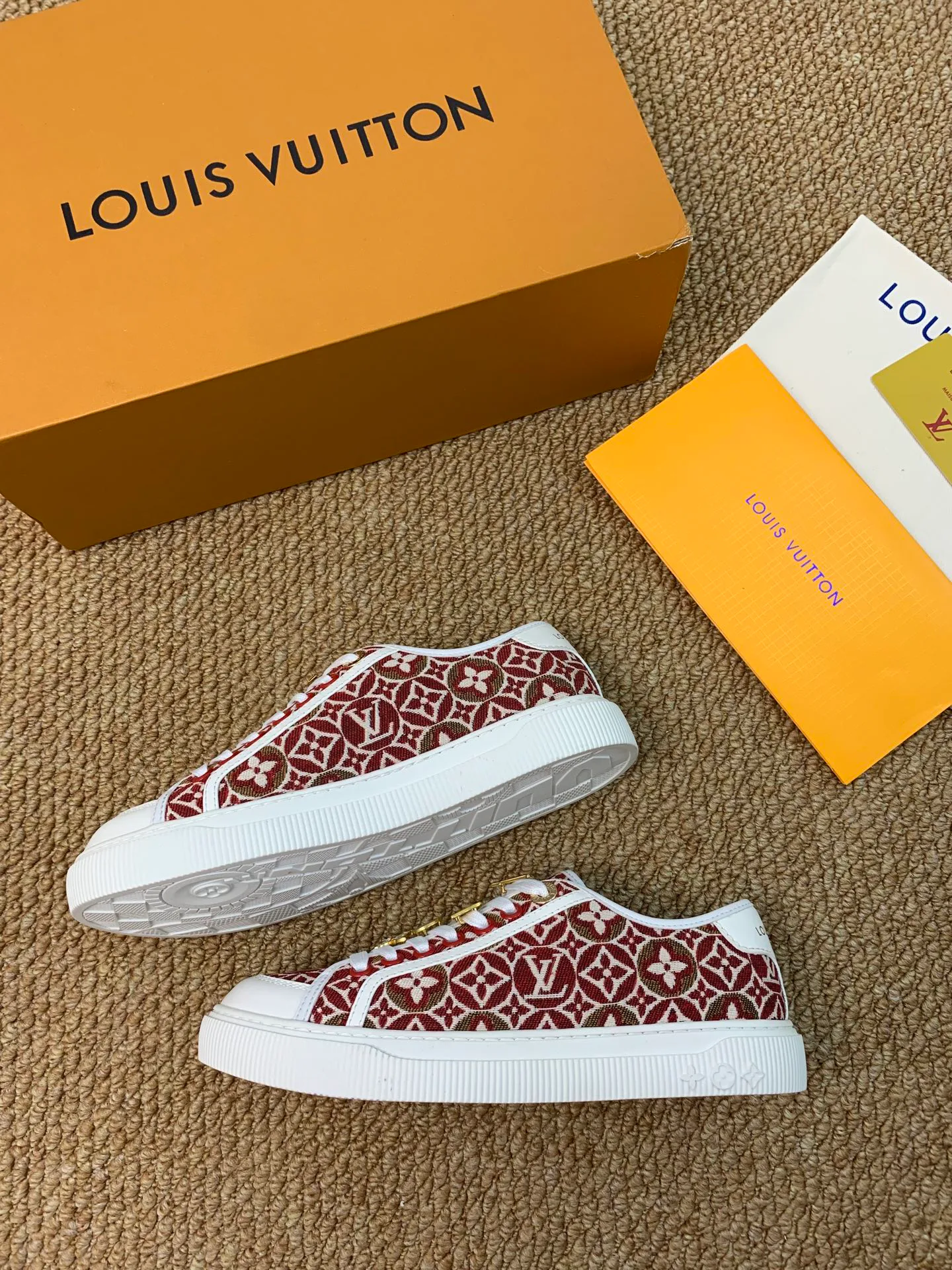 Women's Sneakers LOUIS VUITTON 17545196