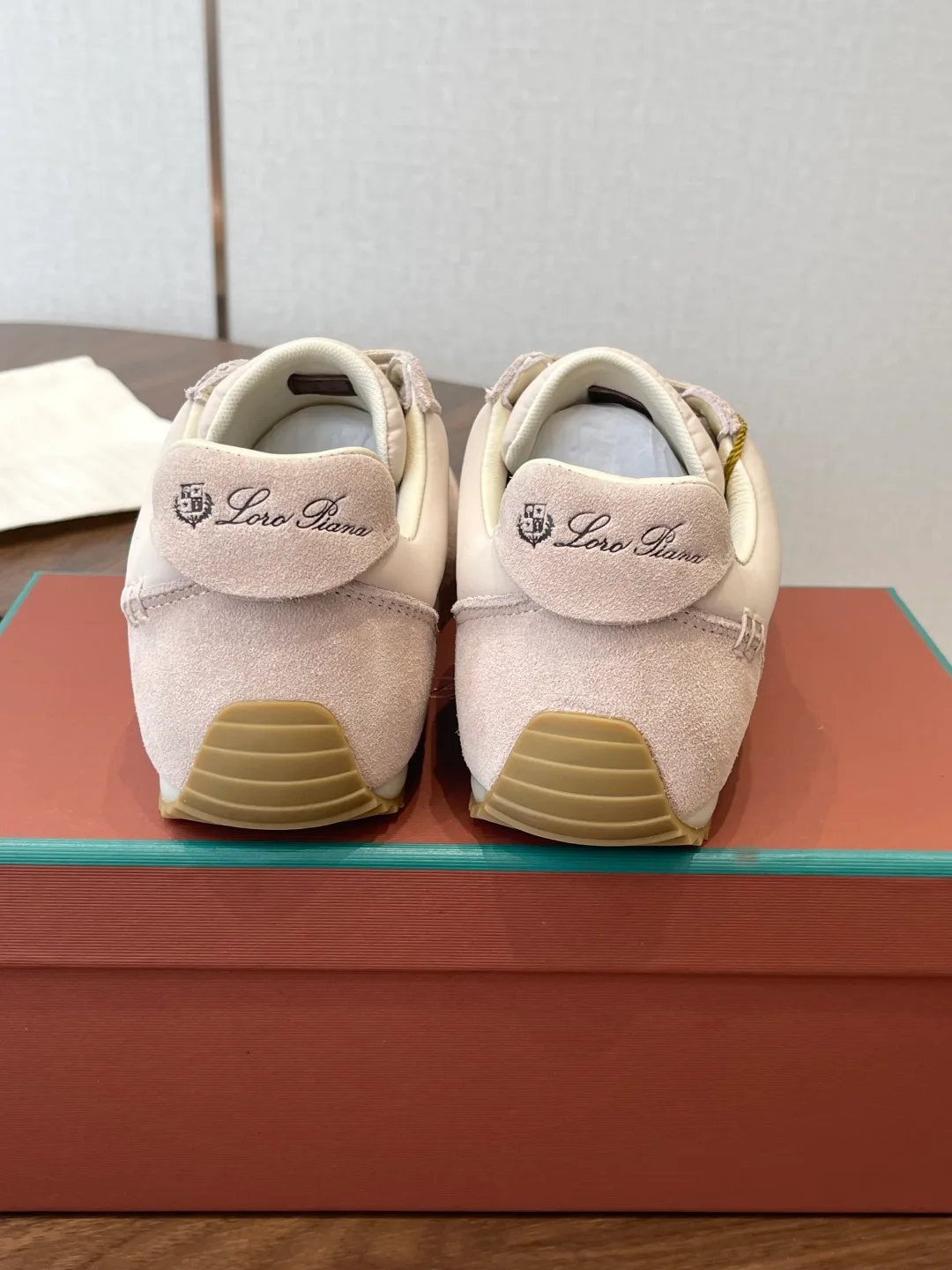 Women's Sneakers LORO PIANA 17364672