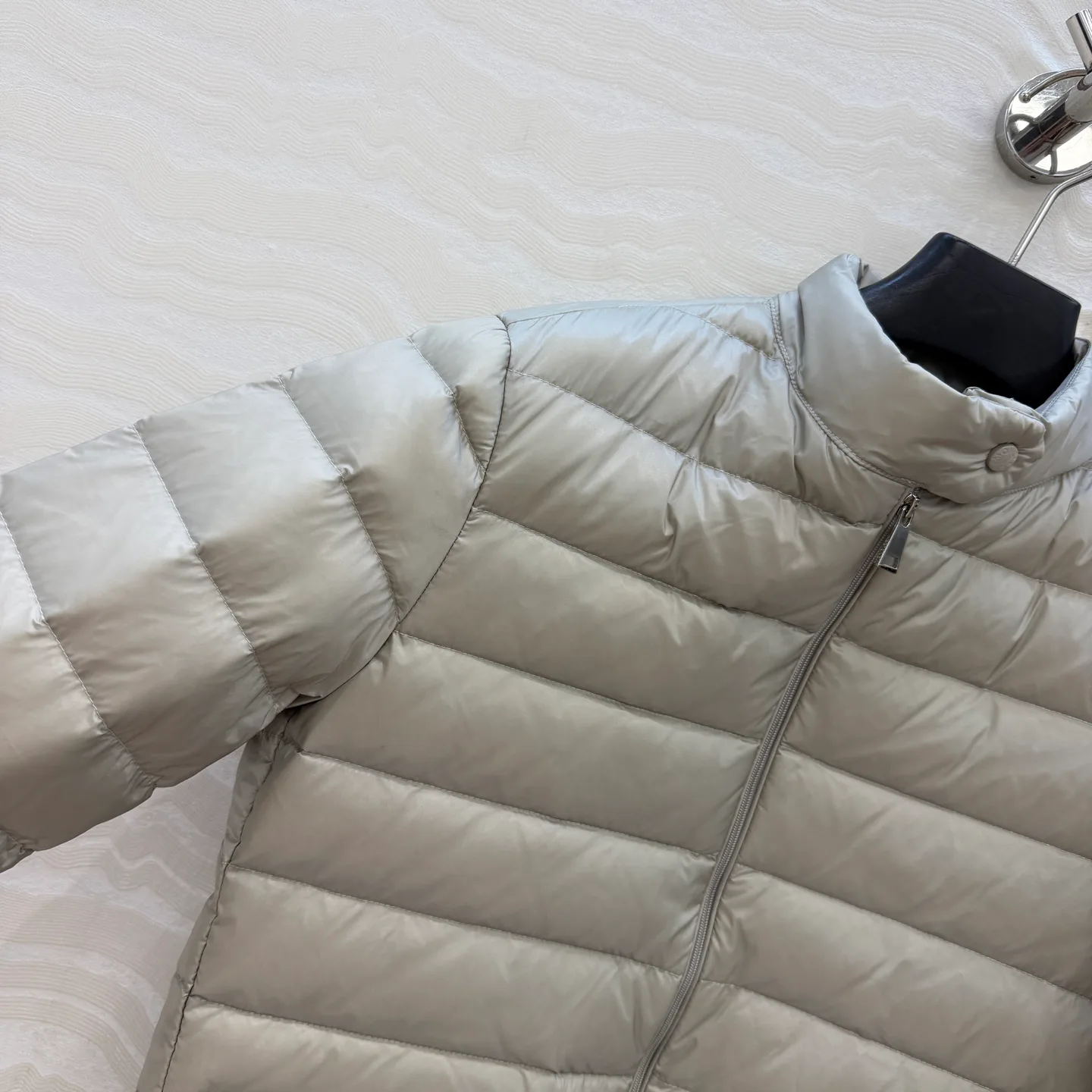 Women's Jackets And Down Jackets MONCLER 18402509