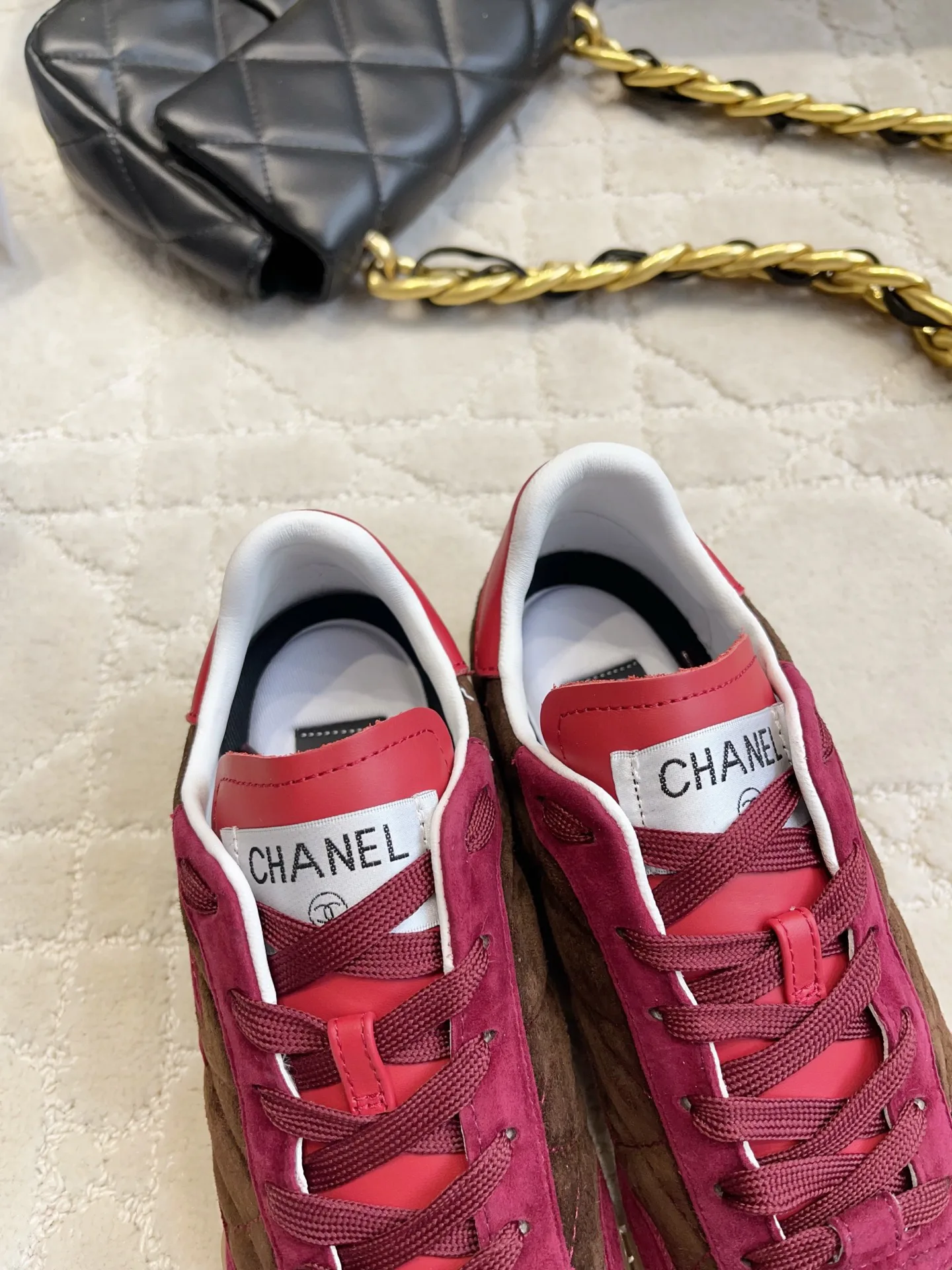 Women's Sneakers CHANEL 17936555