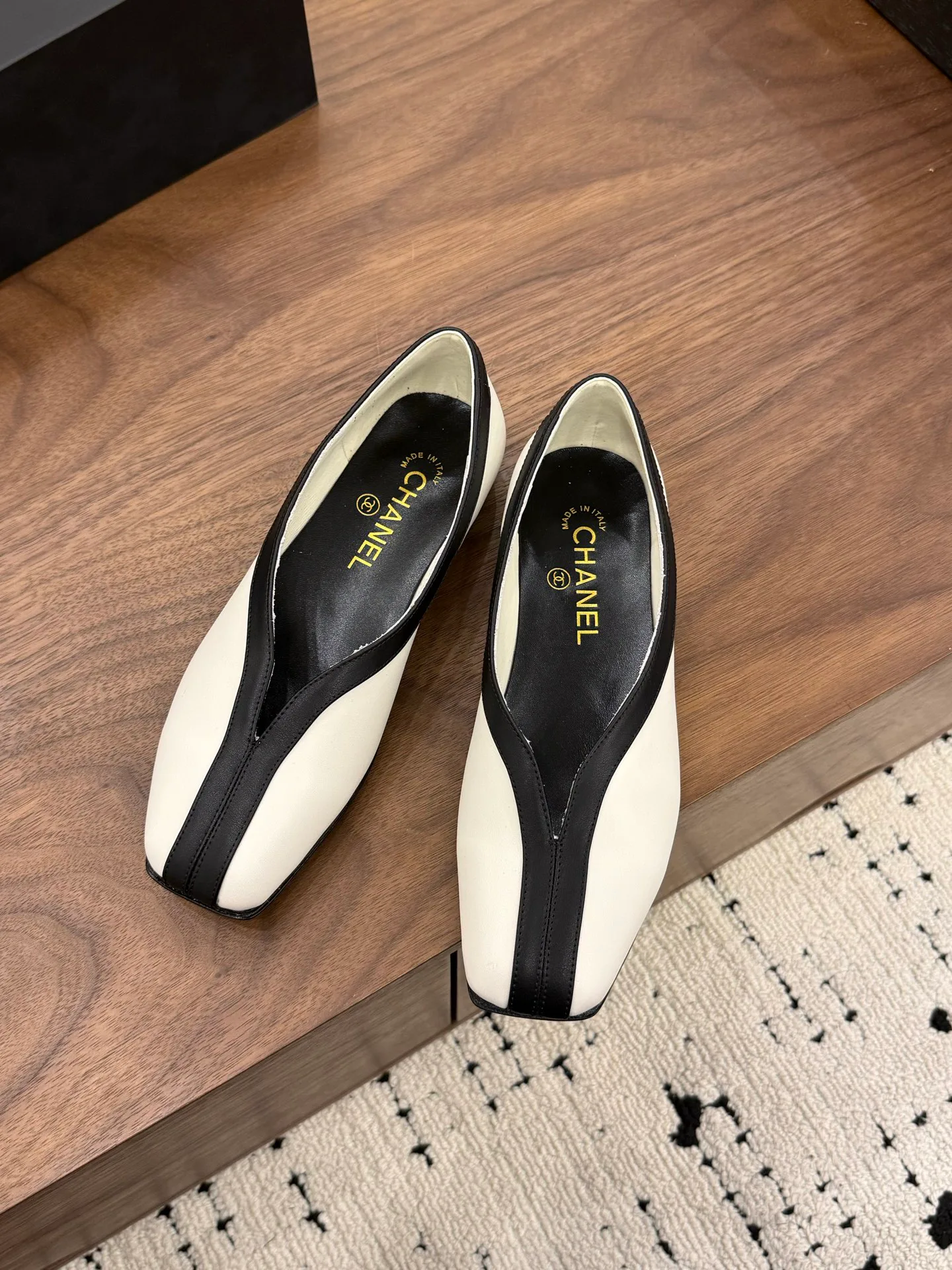 Women's Ballet Flats CHANEL 18034474