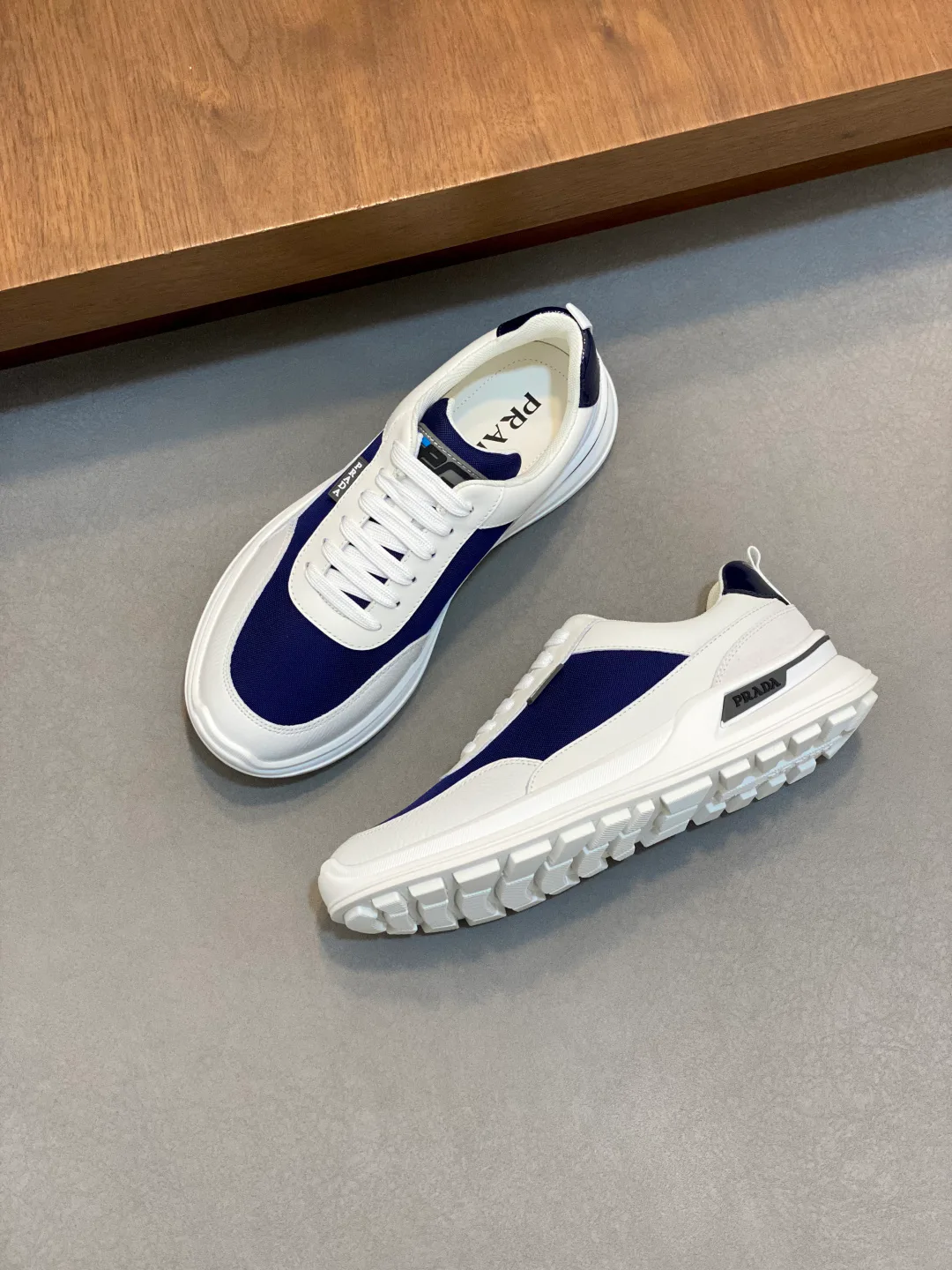 Men's Sneakers PRADA 17809332