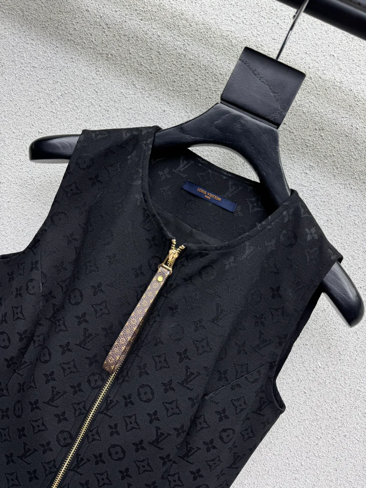 Women's Vests LOUIS VUITTON 18023595