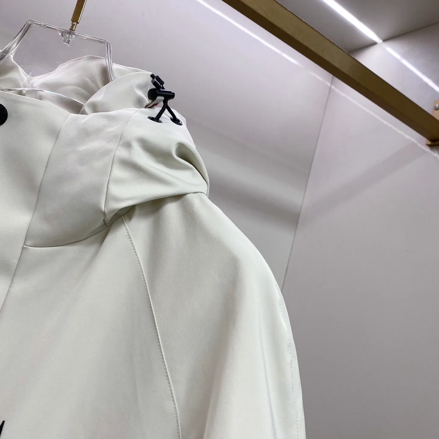 Women's Jackets And Down Jackets MONCLER 18236882