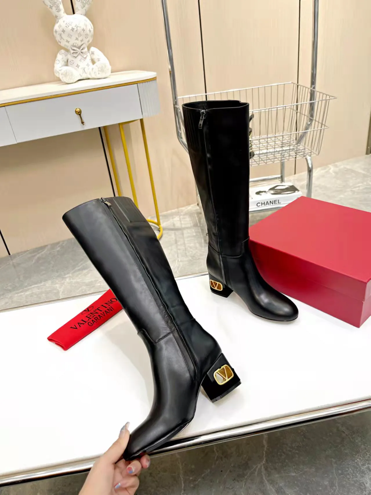 Women's Boots VALENTINO 17956938