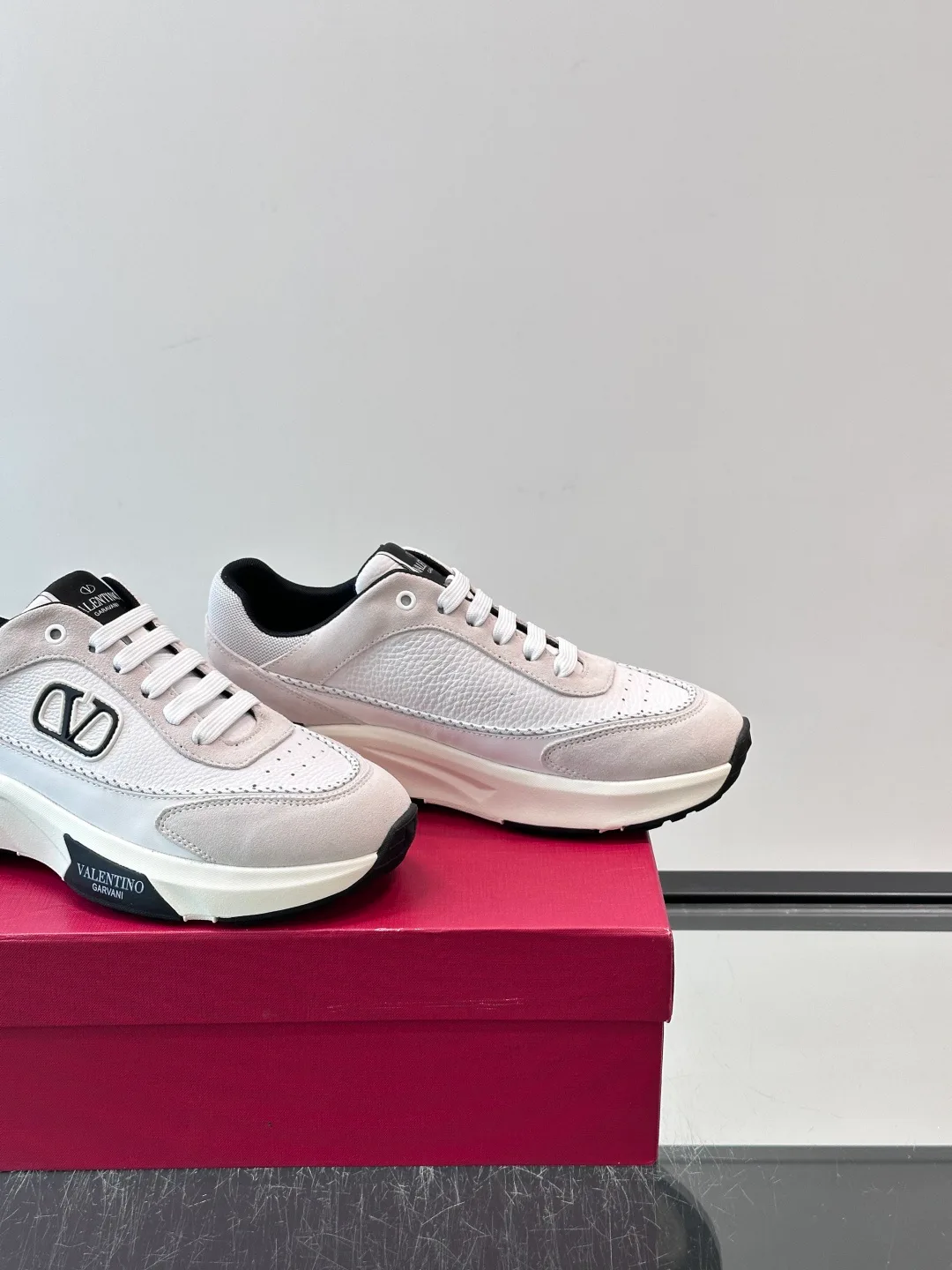 Men's Sneakers VALENTINO 18500687