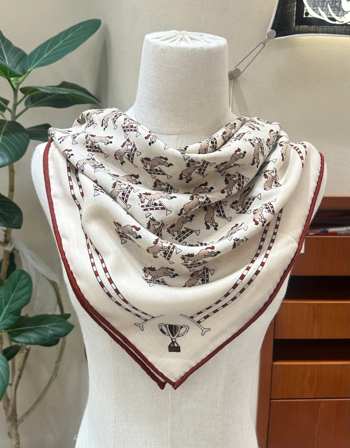 Silk Scarves HERMES 18476590