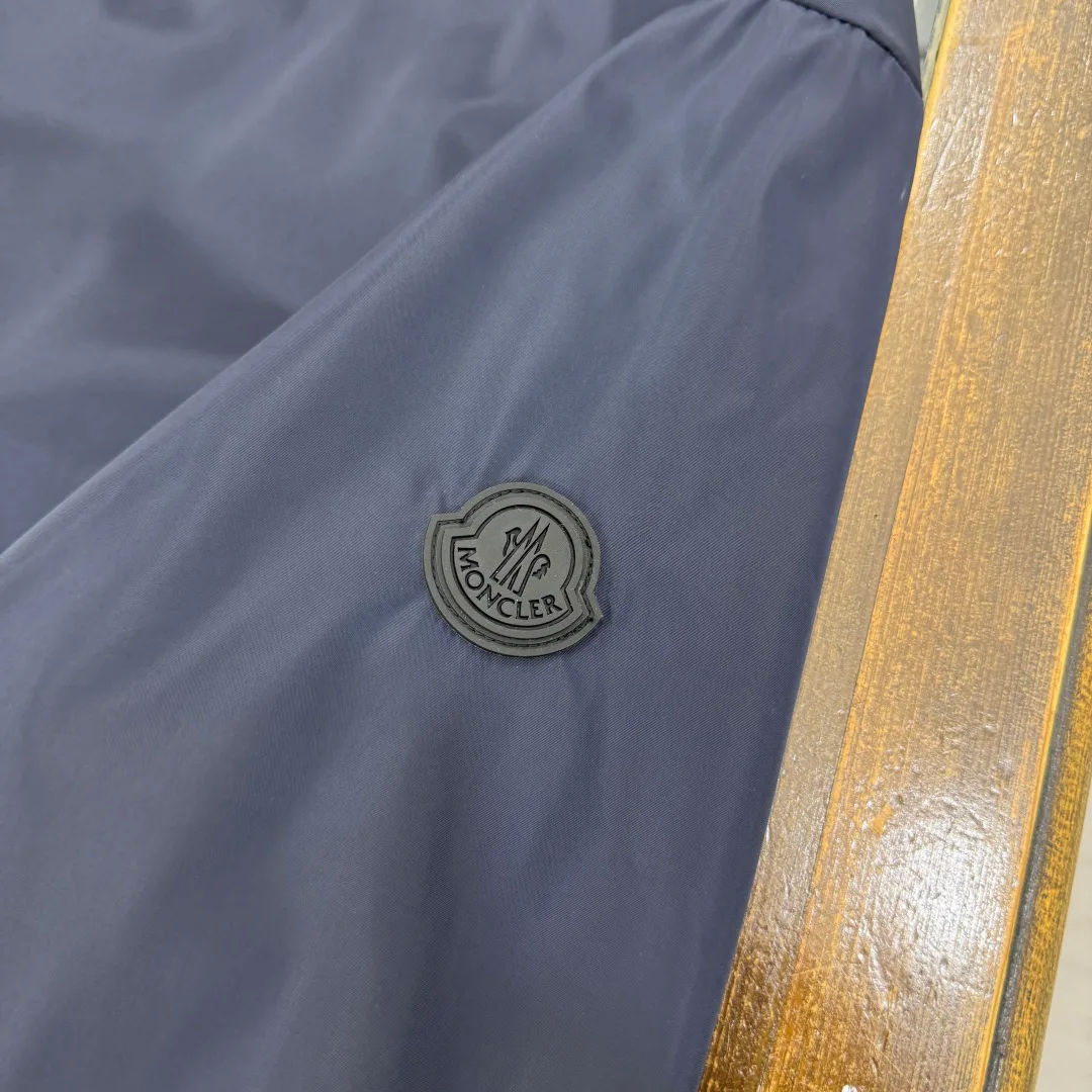 Women's Jackets And Down Jackets MONCLER 18002121