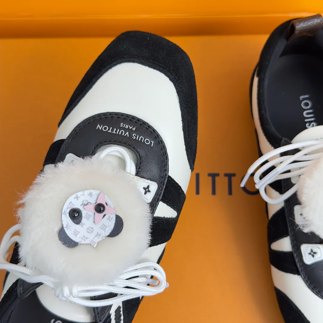 Women's Sneakers LOUIS VUITTON 17415512