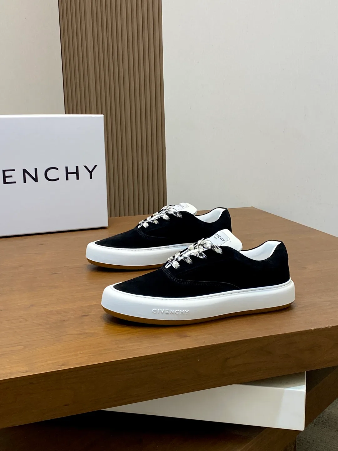Men's Sneakers GIVENCHY 18449119