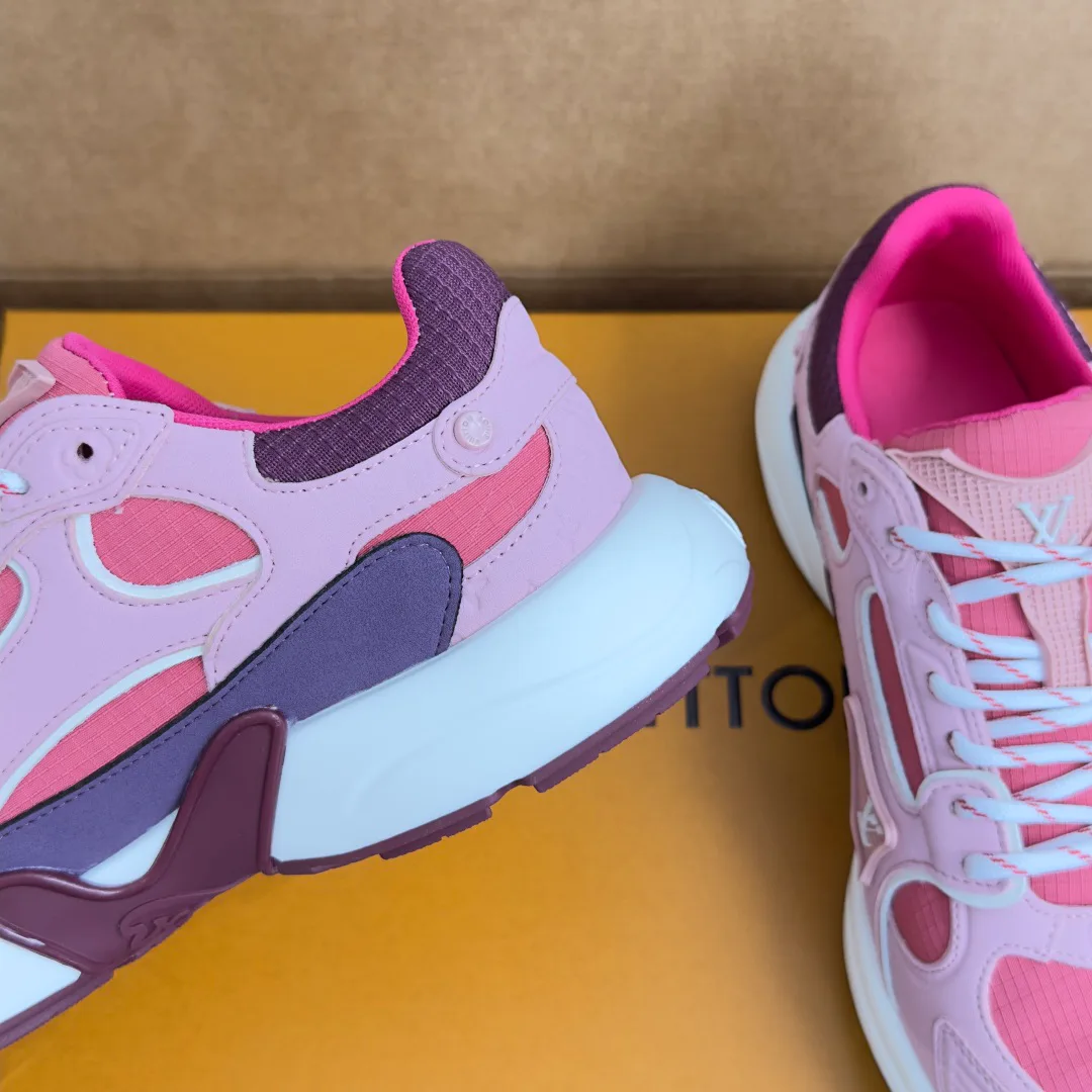 Women's Sneakers LOUIS VUITTON 18463939