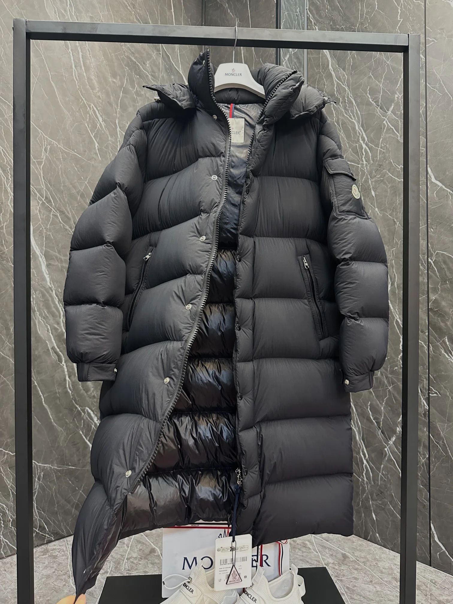 Куртки И Пуховики Мужские Moncler 18684490