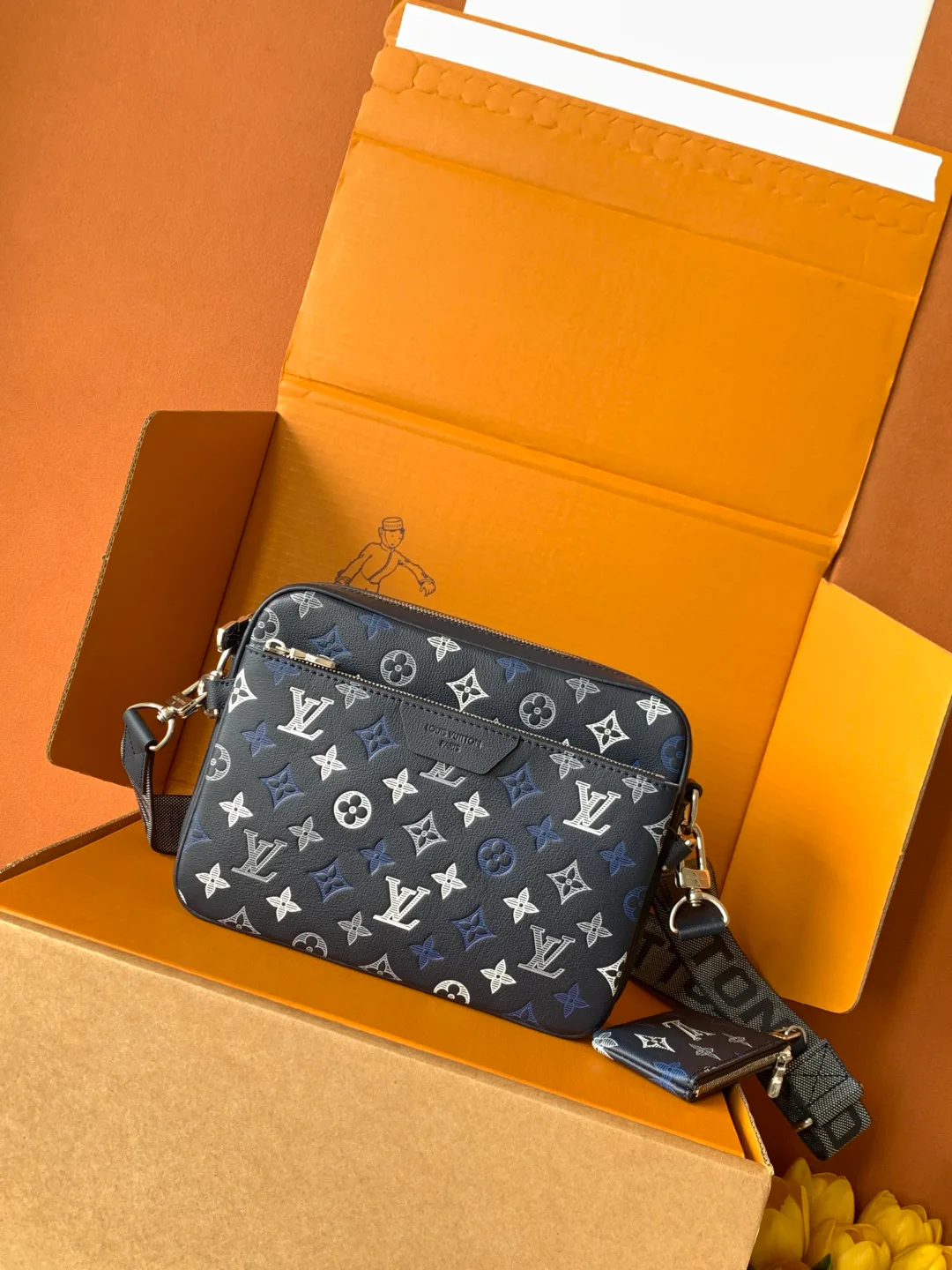 Women's Shoulder Bags LOUIS VUITTON 18520900