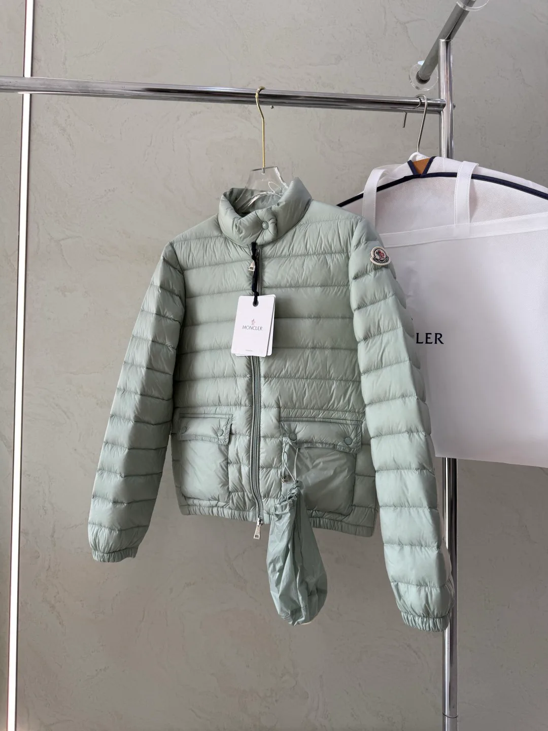 Women's Jackets And Down Jackets MONCLER 18043474
