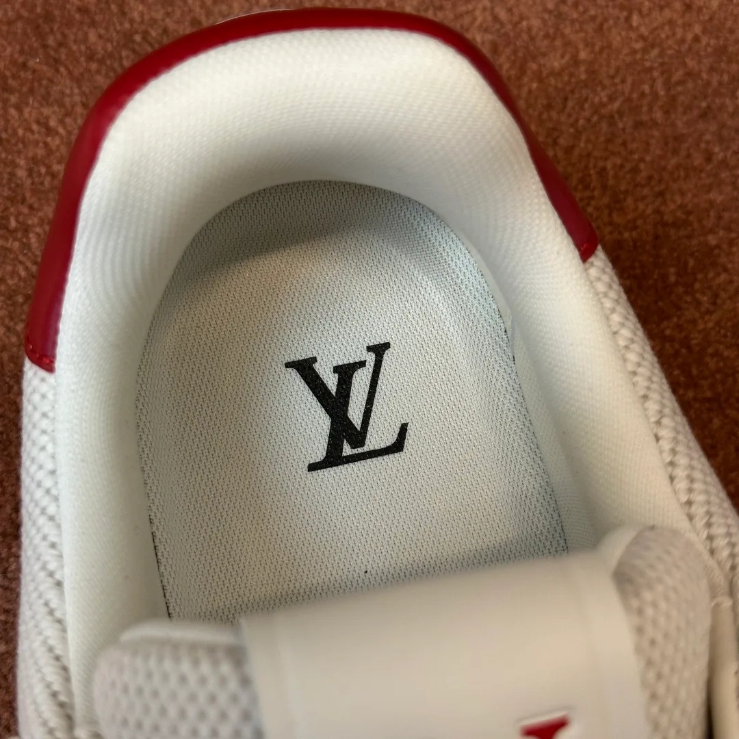 Men's Sneakers LOUIS VUITTON 18039895