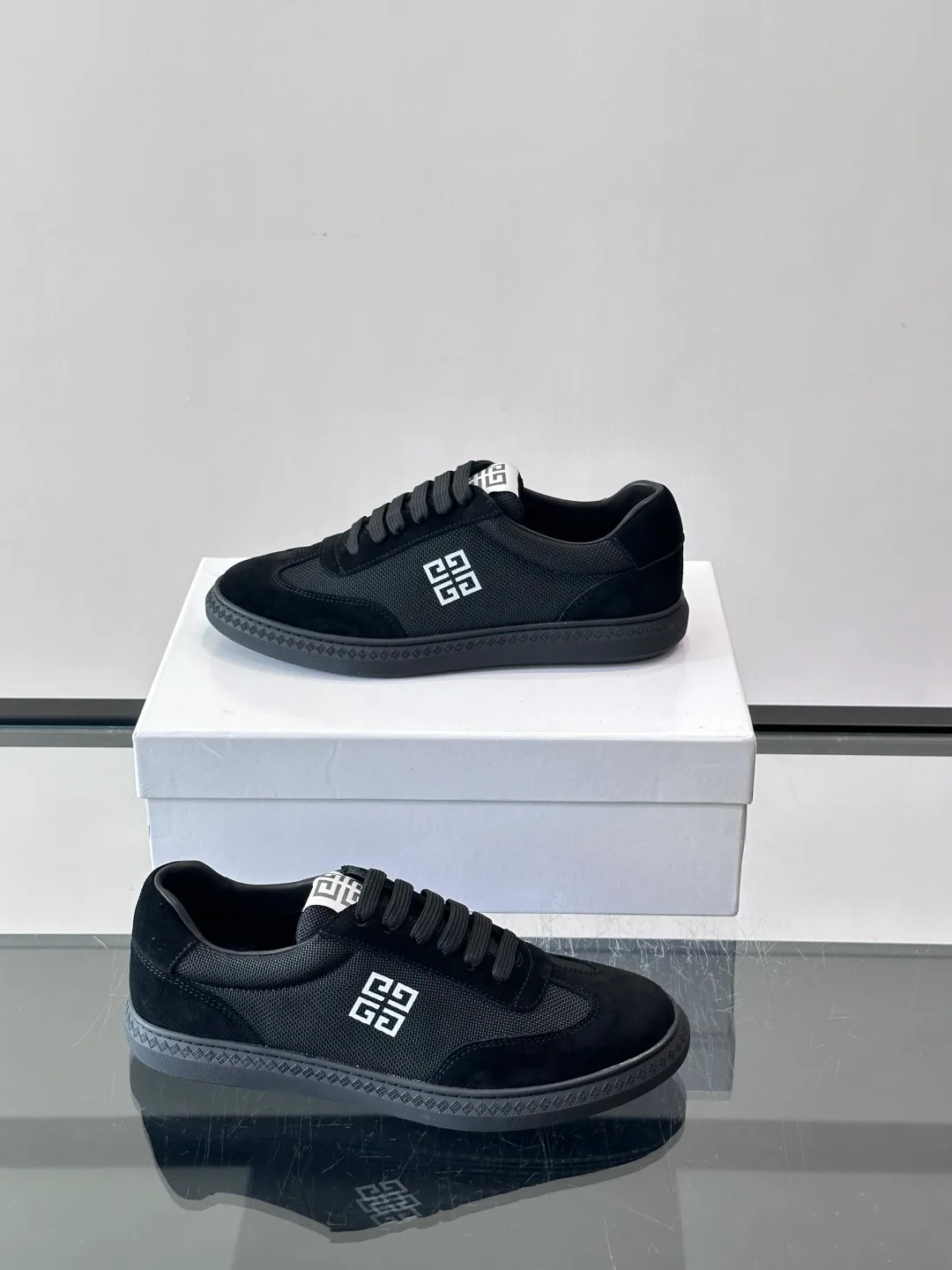 Men's Sneakers GIVENCHY 17672612