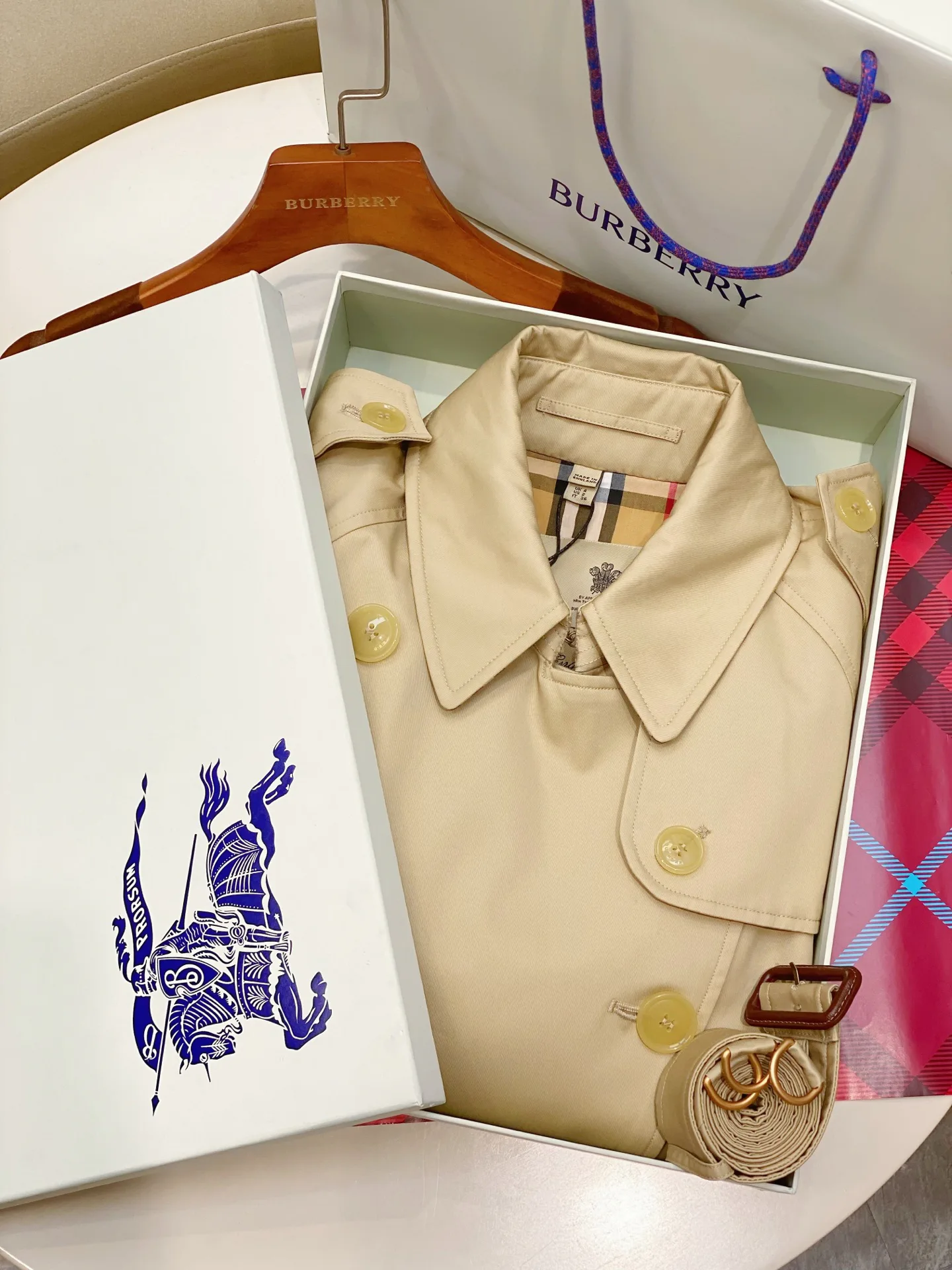 Women's Trench Coats BURBERRY 18141576