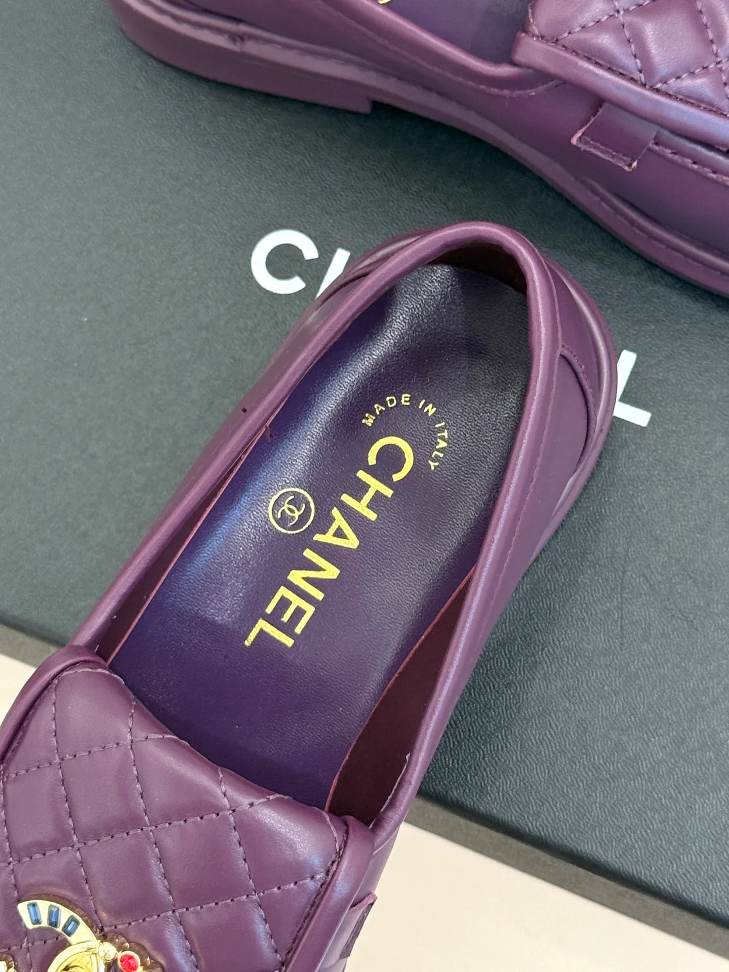 Women's Loafers And Moccasins CHANEL 17336060