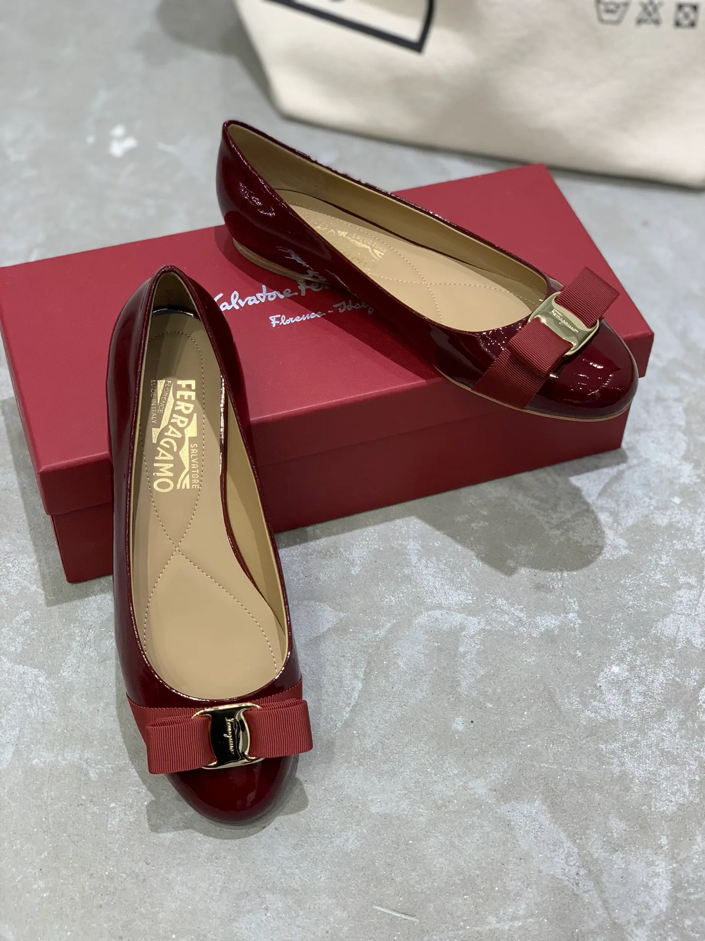 Women's Ballet Flats SALVATORE FERRAGAMO 18340642