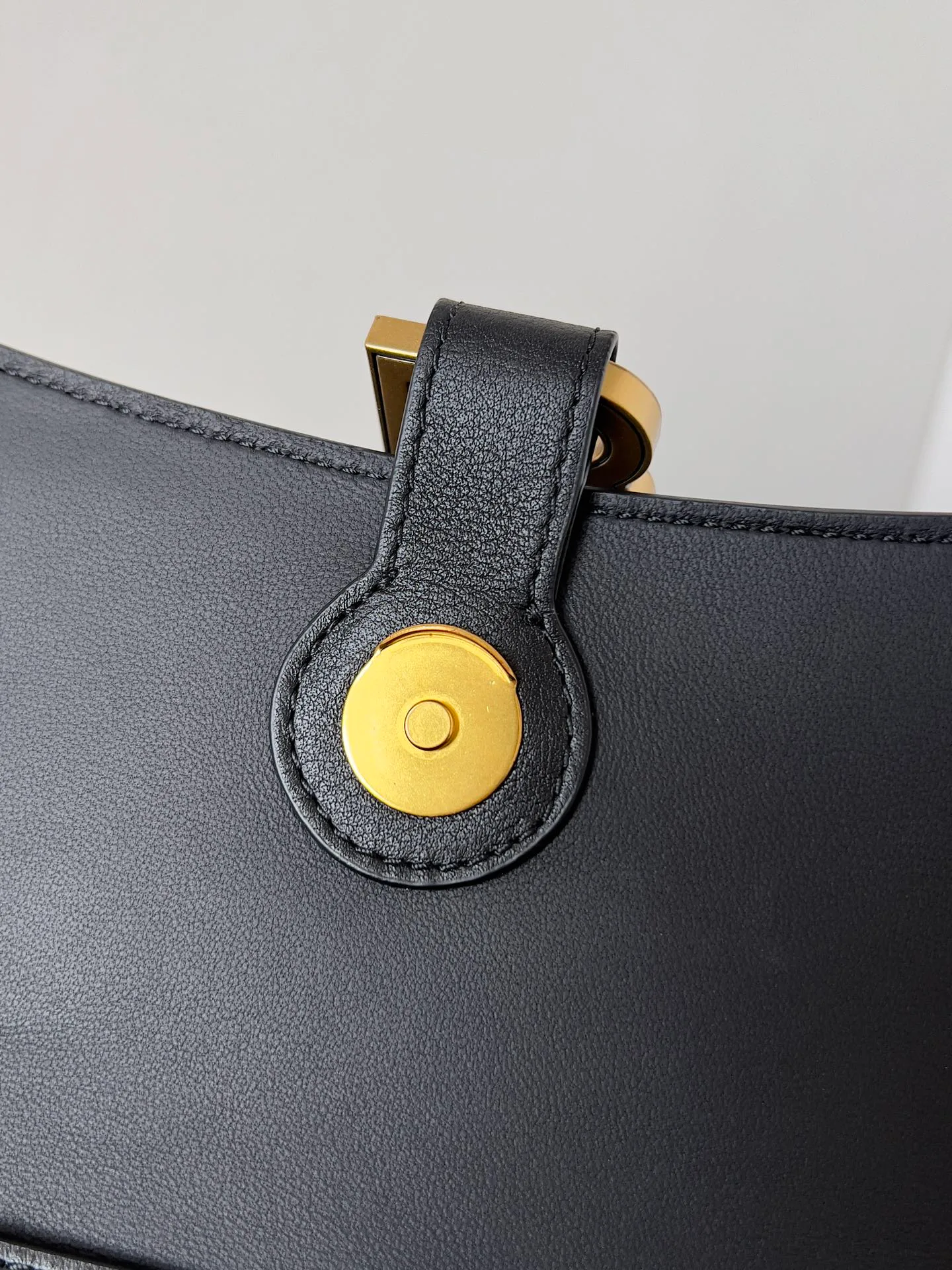 Классические Сумки Женские Balenciaga 18619537