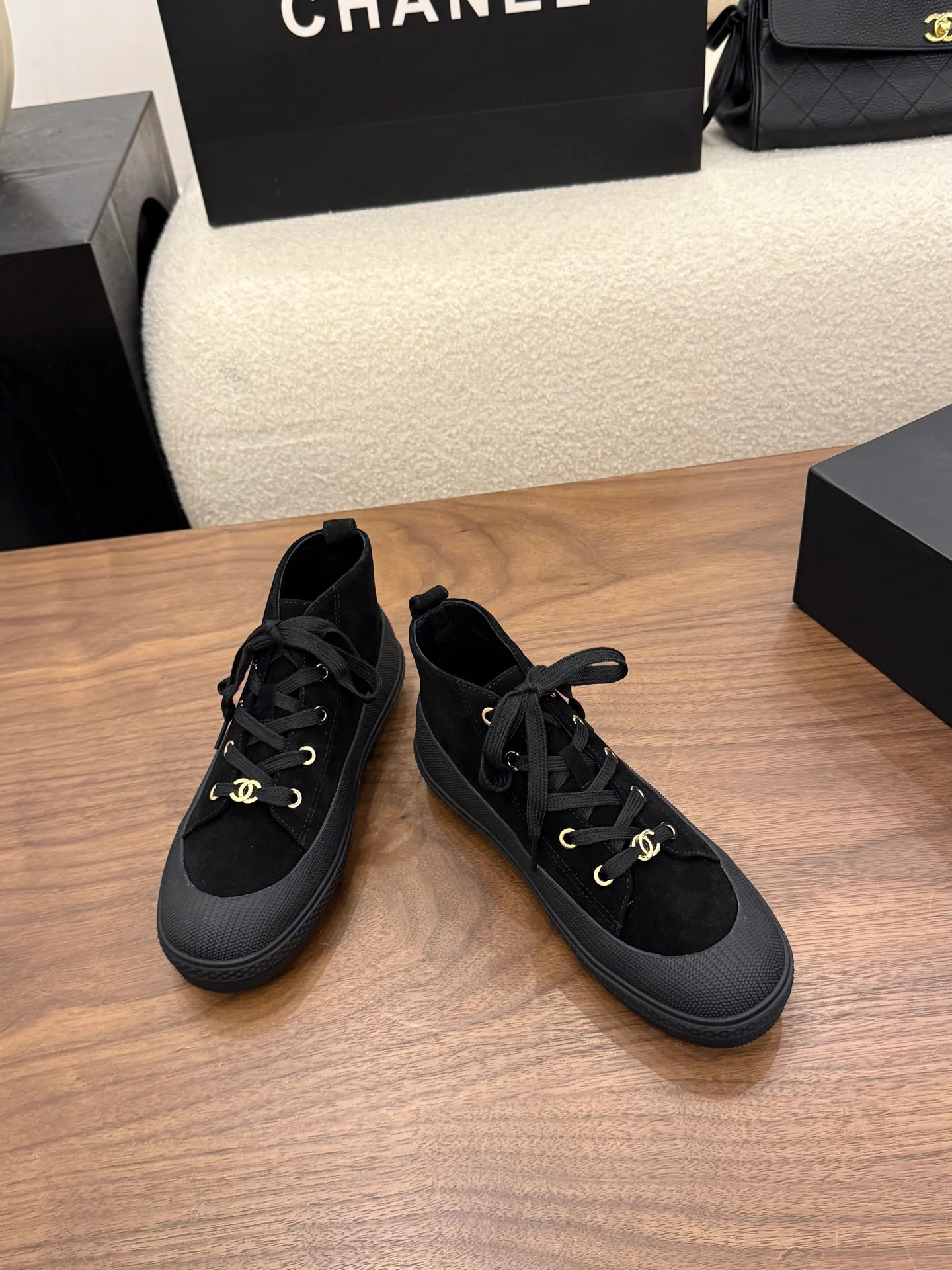 Women's Sneakers CHANEL 18223588