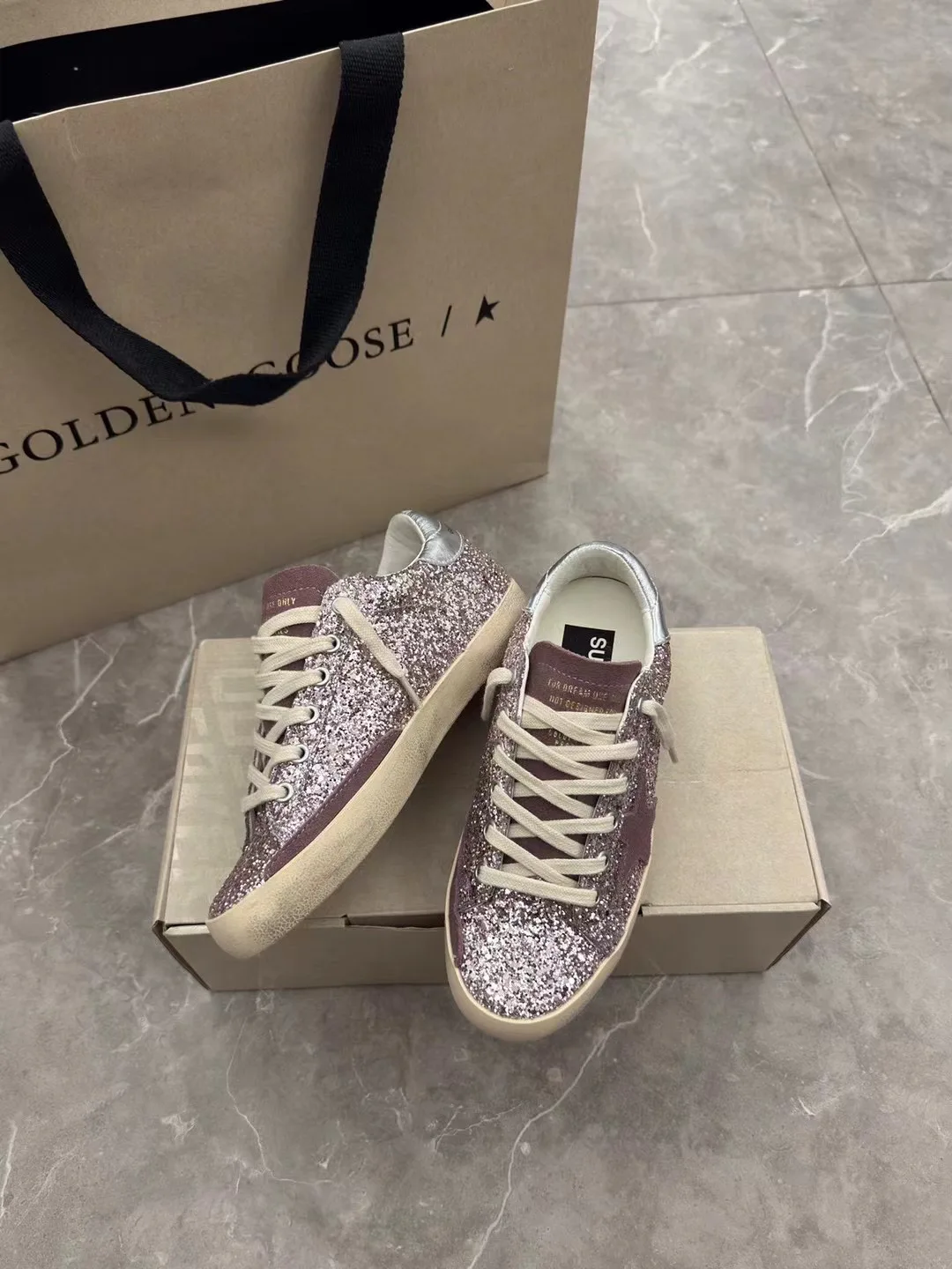 Women's Sneakers GOLDEN GOOSE 18265592