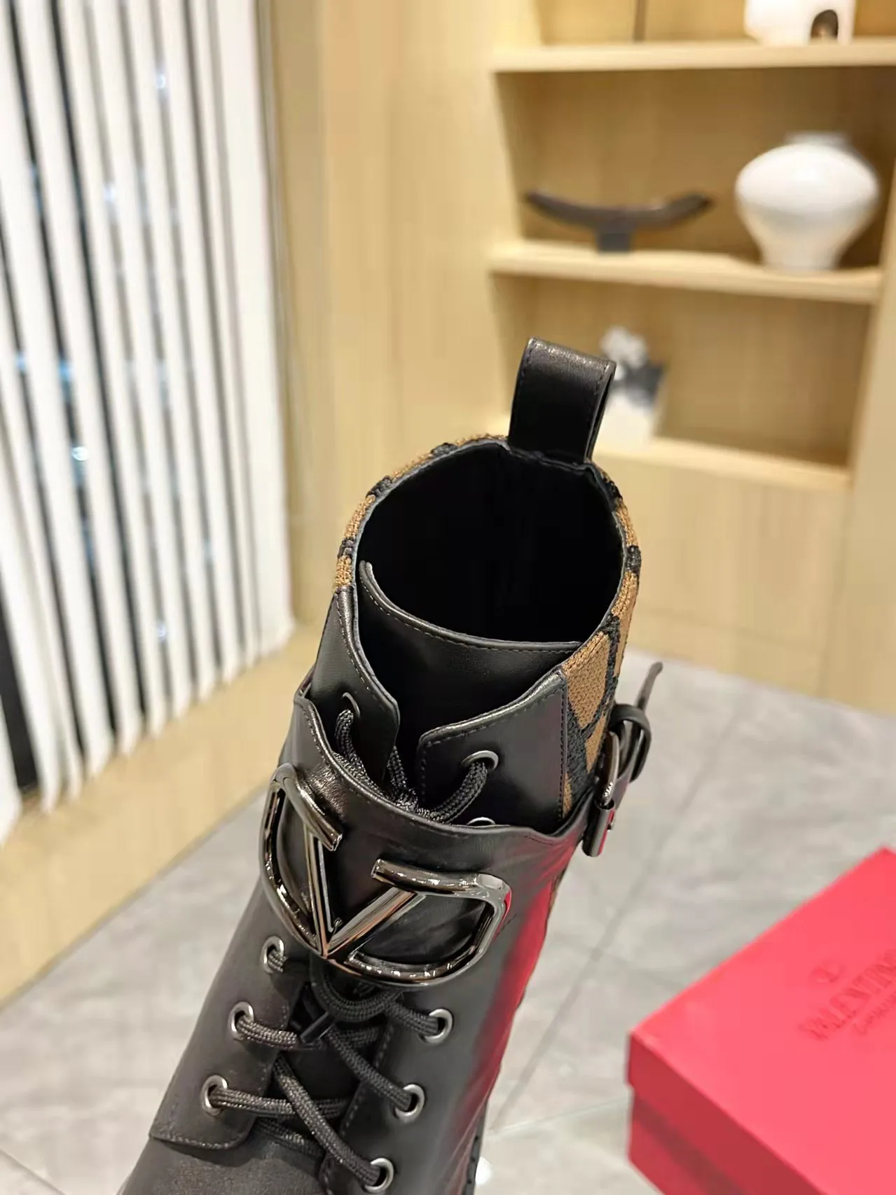 Ботинки Женские Valentino 18616589