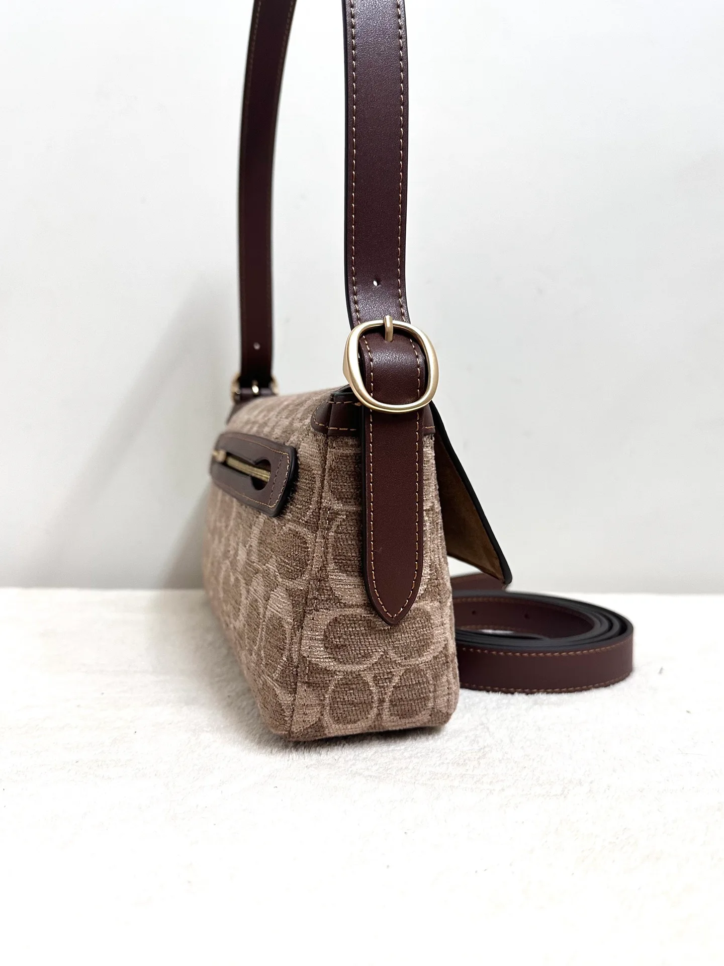 Women's Classic Handbags COACH 17960973