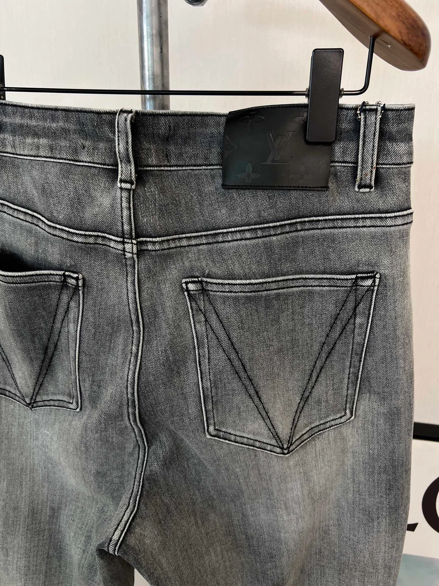 Men's Jeans LOUIS VUITTON 18395797