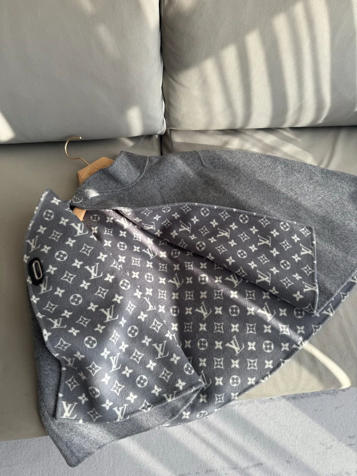 Women's Coats LOUIS VUITTON 18361617