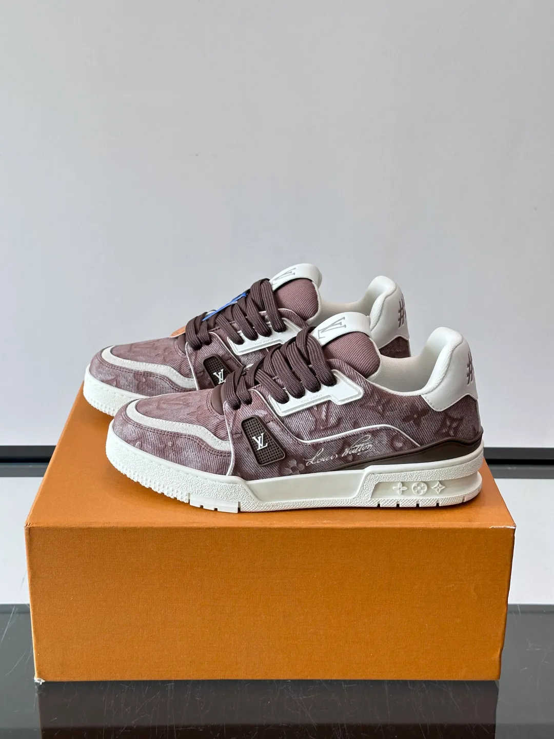 Men's Sneakers LOUIS VUITTON 17638792