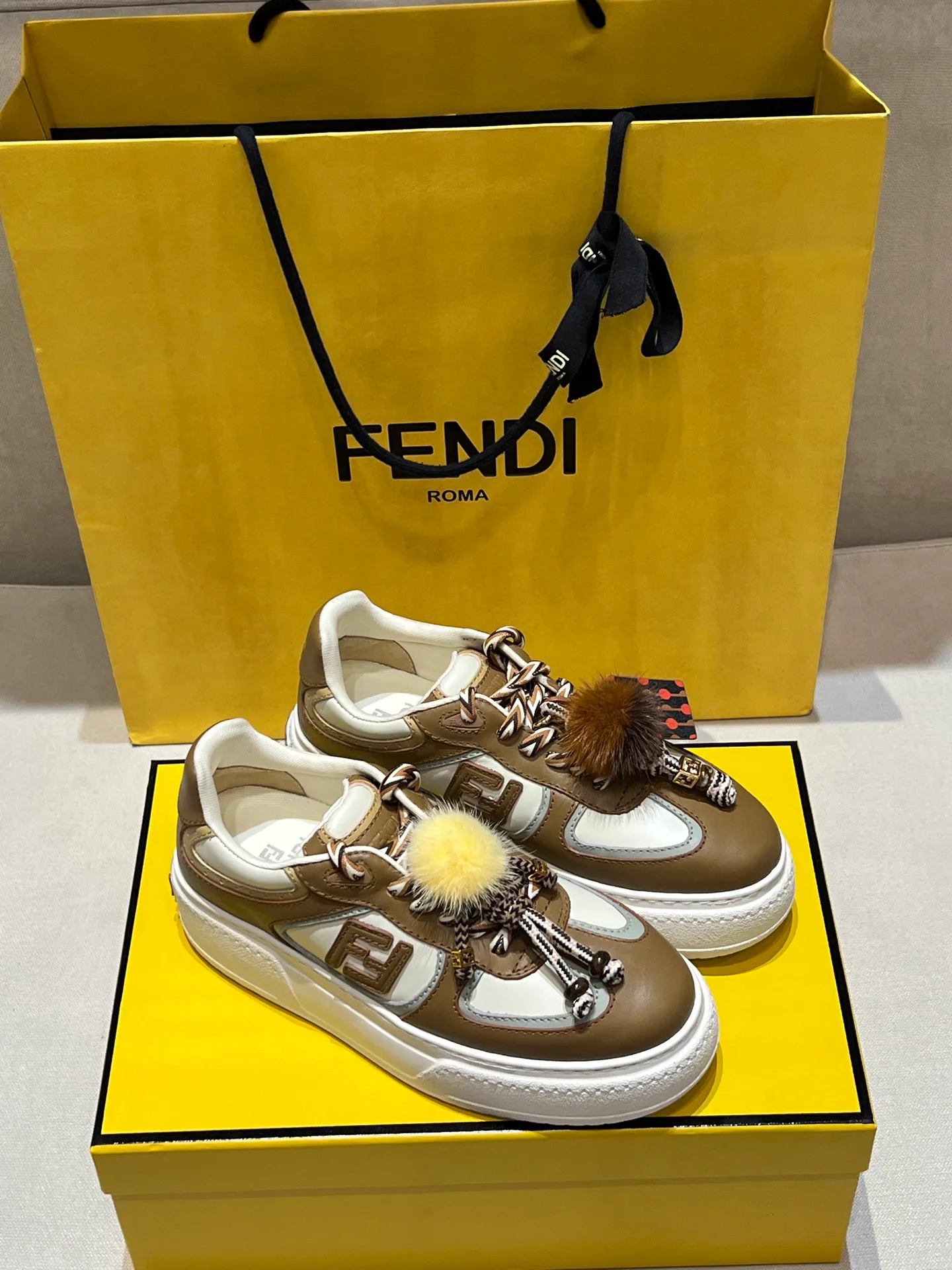 Women's Sneakers FENDI 18020657