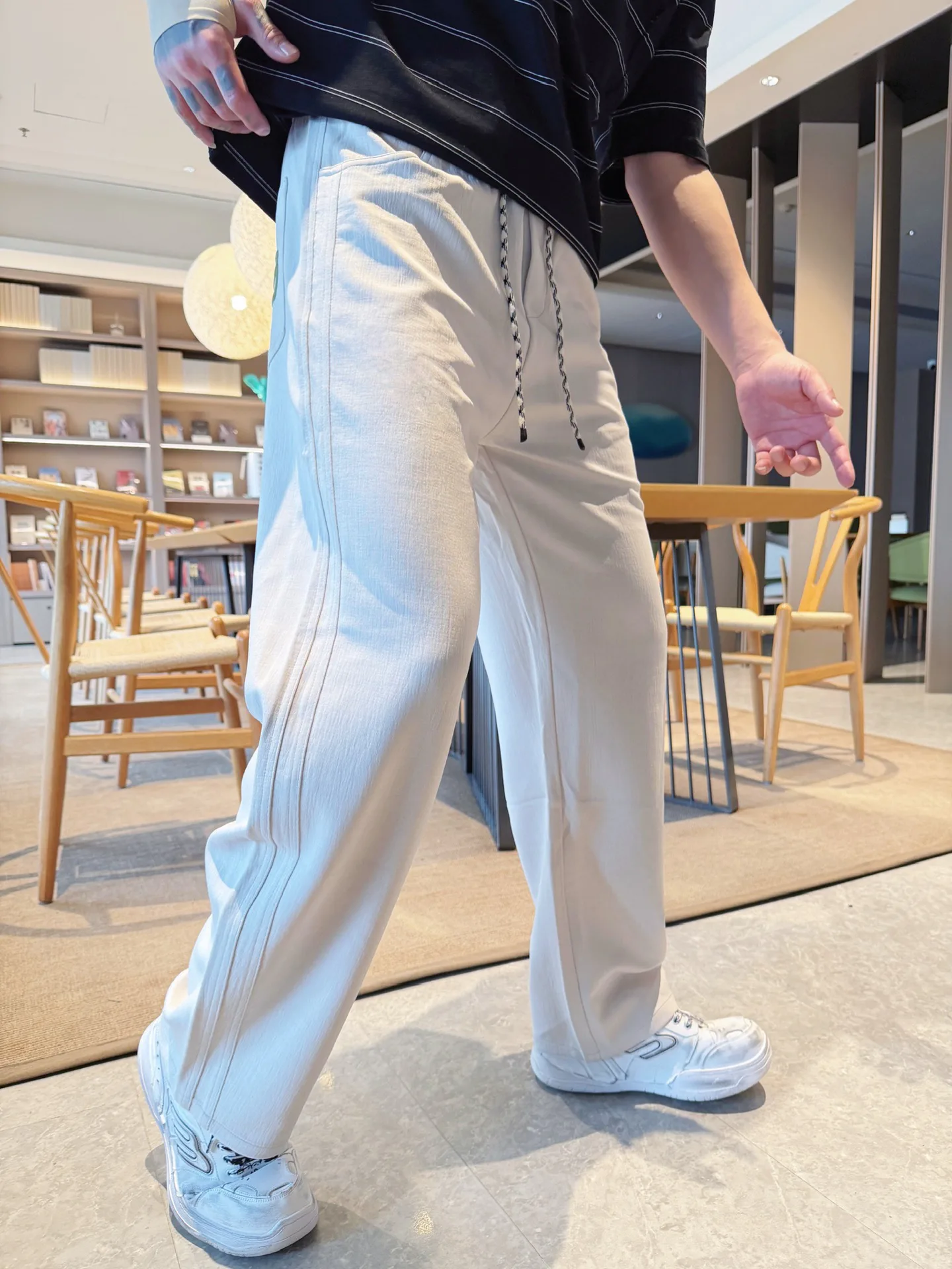 Men's Trousers BALENCIAGA 18345714