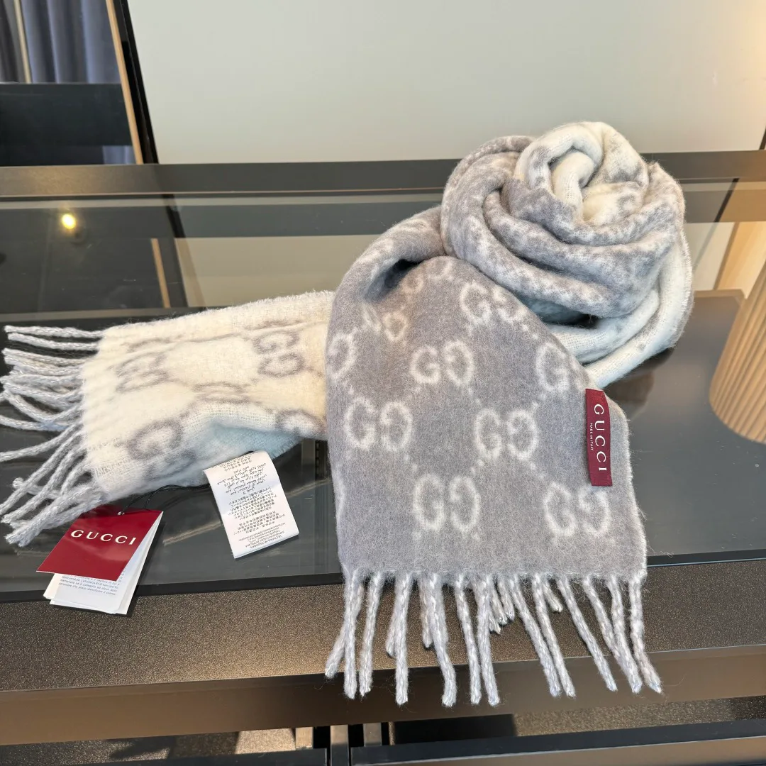 Scarves GUCCI 17906917