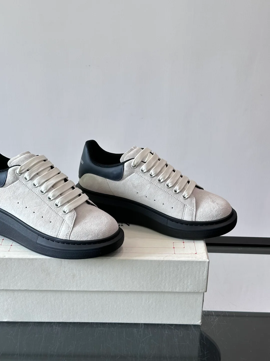 Women's Sneakers ALEXANDER MCQUEEN 17447549