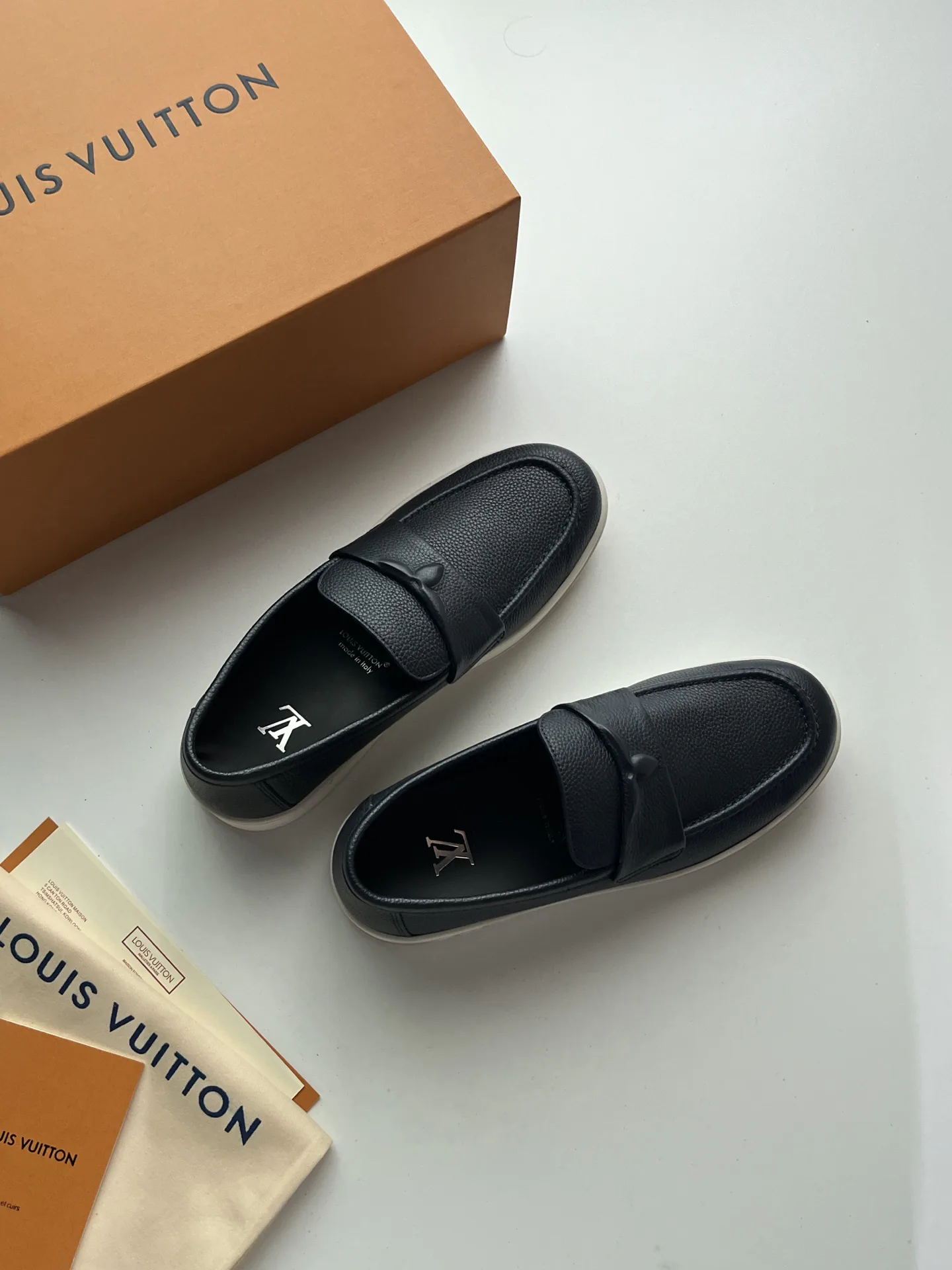 Men's Loafers And Dress Shoes LOUIS VUITTON 17954807