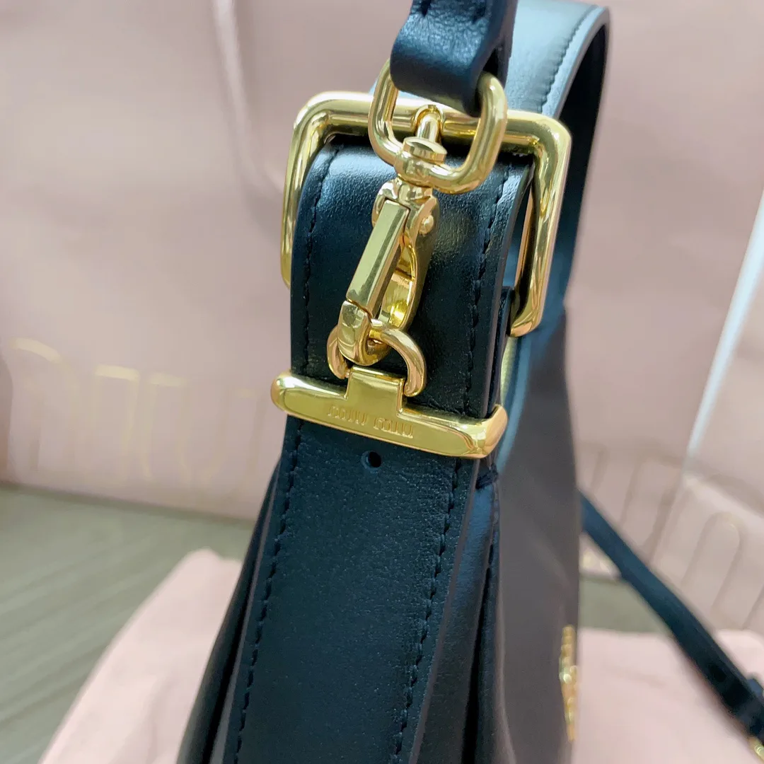 Women's Classic Handbags MIU MIU 18323212