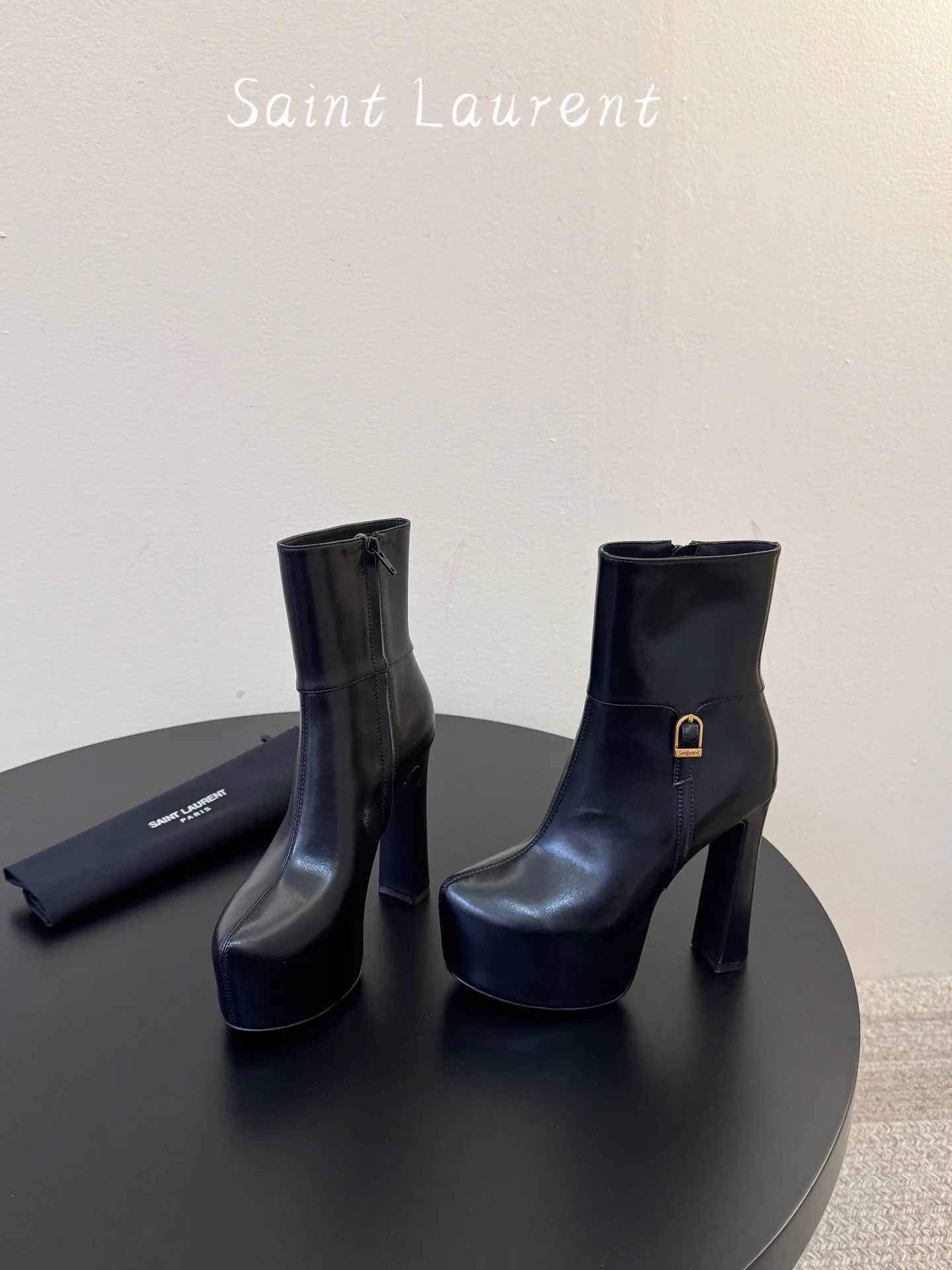 Women's Booties SAINT LAURENT 18241683