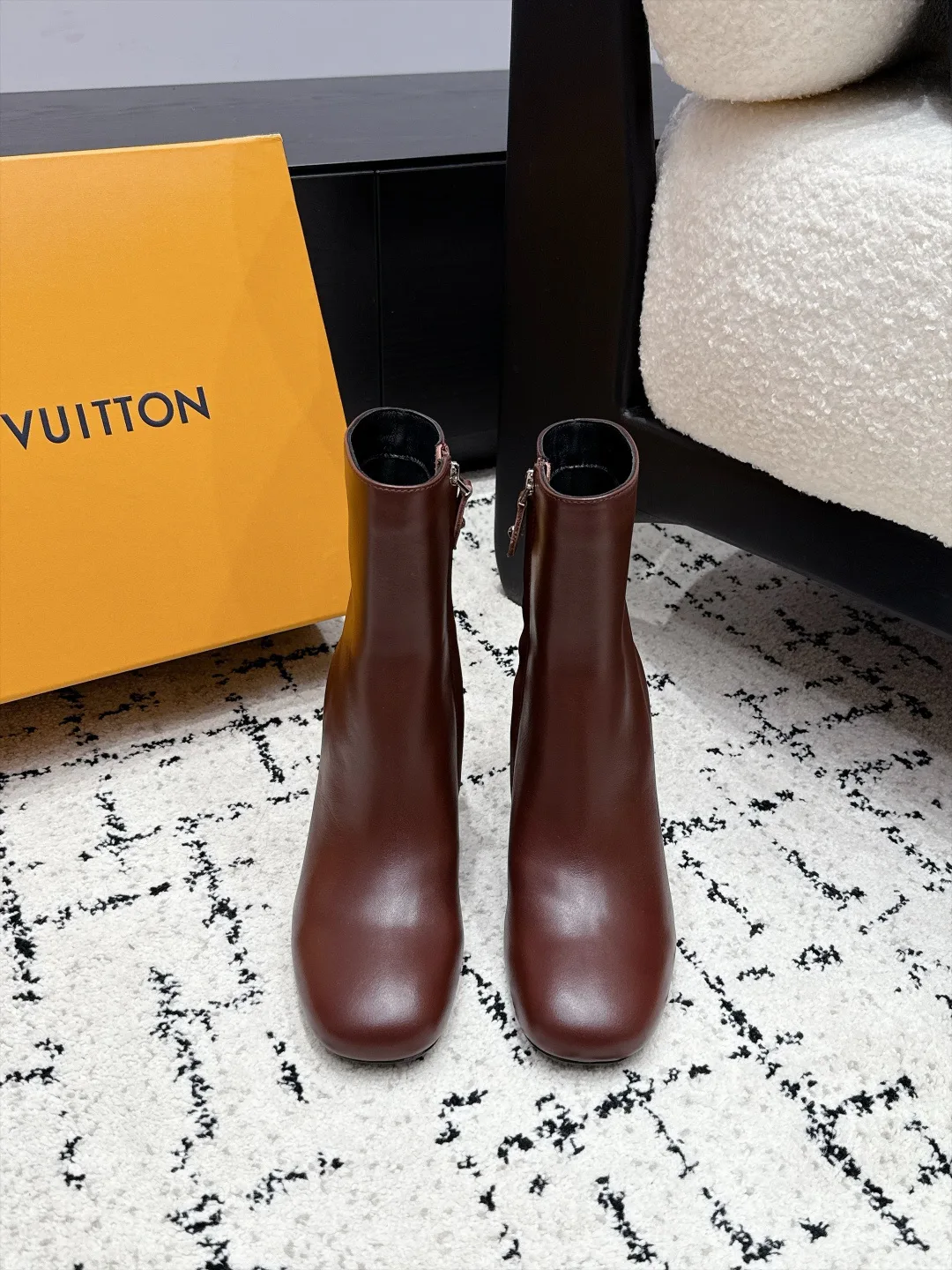 Women's Booties LOUIS VUITTON 18454419