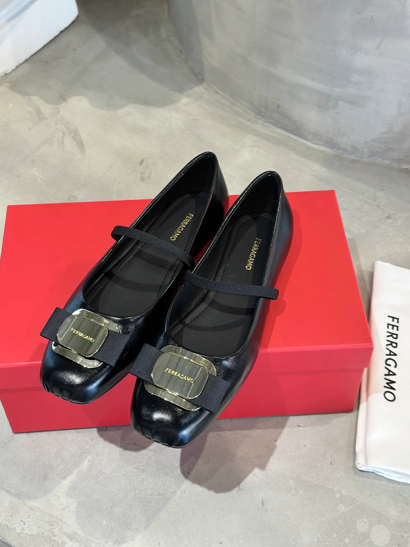 Women's Ballet Flats SALVATORE FERRAGAMO 16891076